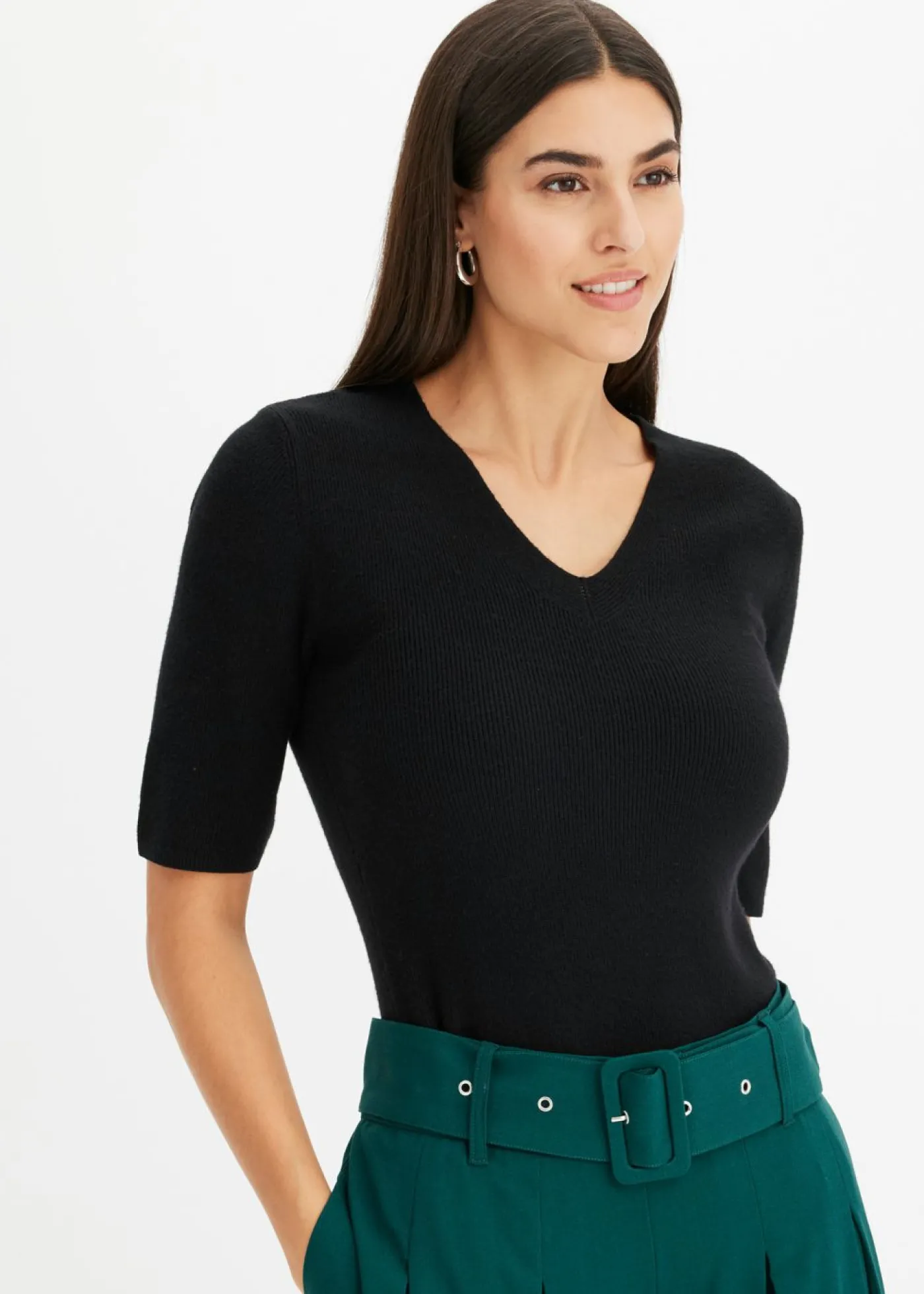 bonprix bonprix Jersey de canalé de manga corta con viscosa Negro