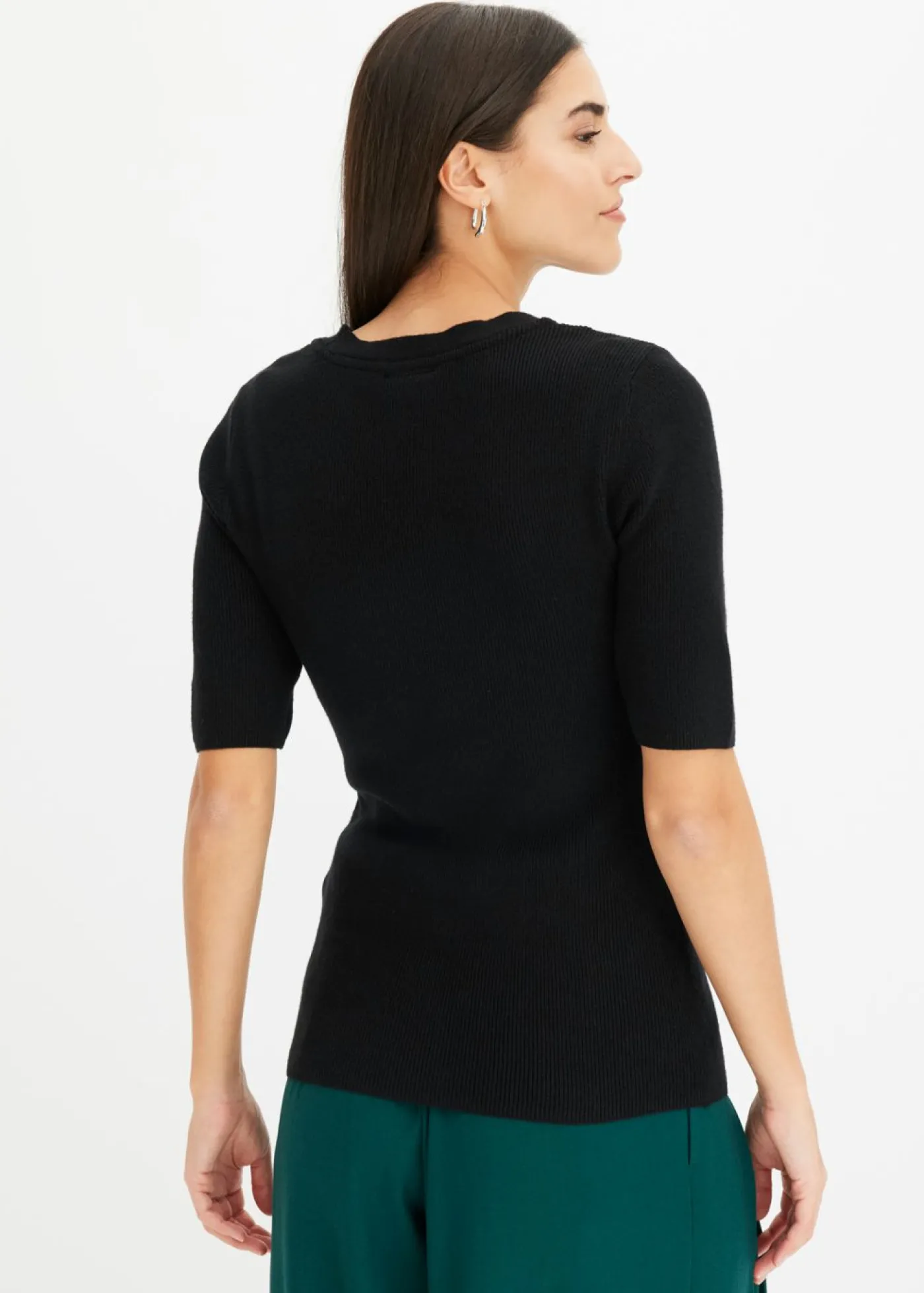 bonprix bonprix Jersey de canalé de manga corta con viscosa Negro