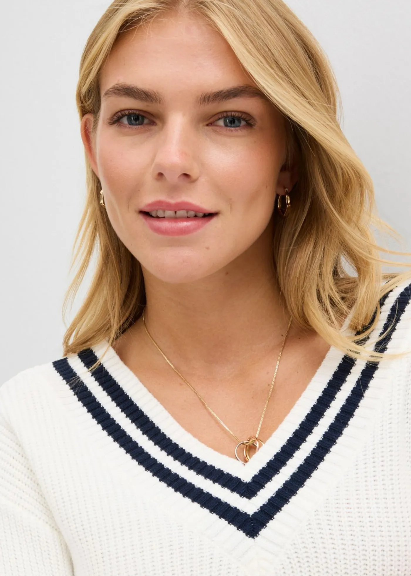 bonprix bonprix Jersey de mezcla de viscosa Blanco lana/azul marino Hot