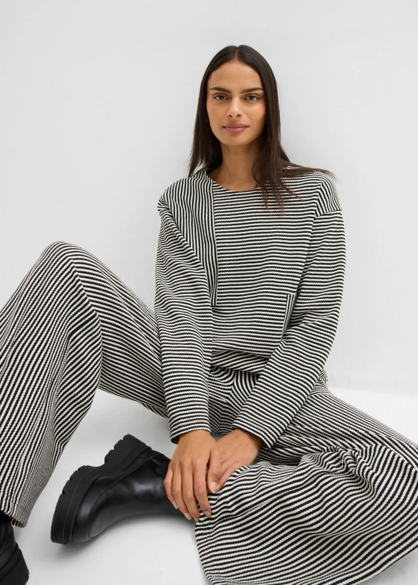 bonprix bonprix Jersey de punto negro-blanco lana con rayas Online