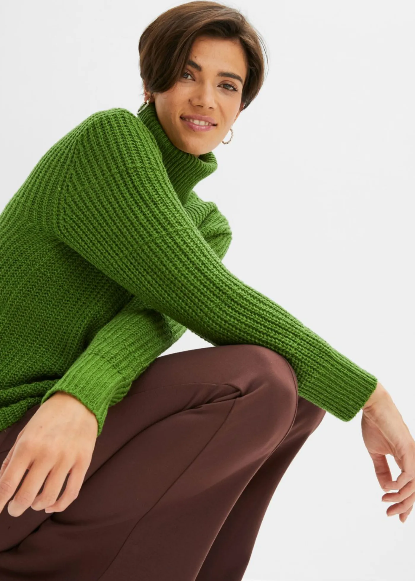 bonprix bonprix Jersey de punto con cuello vuelto verde cactus