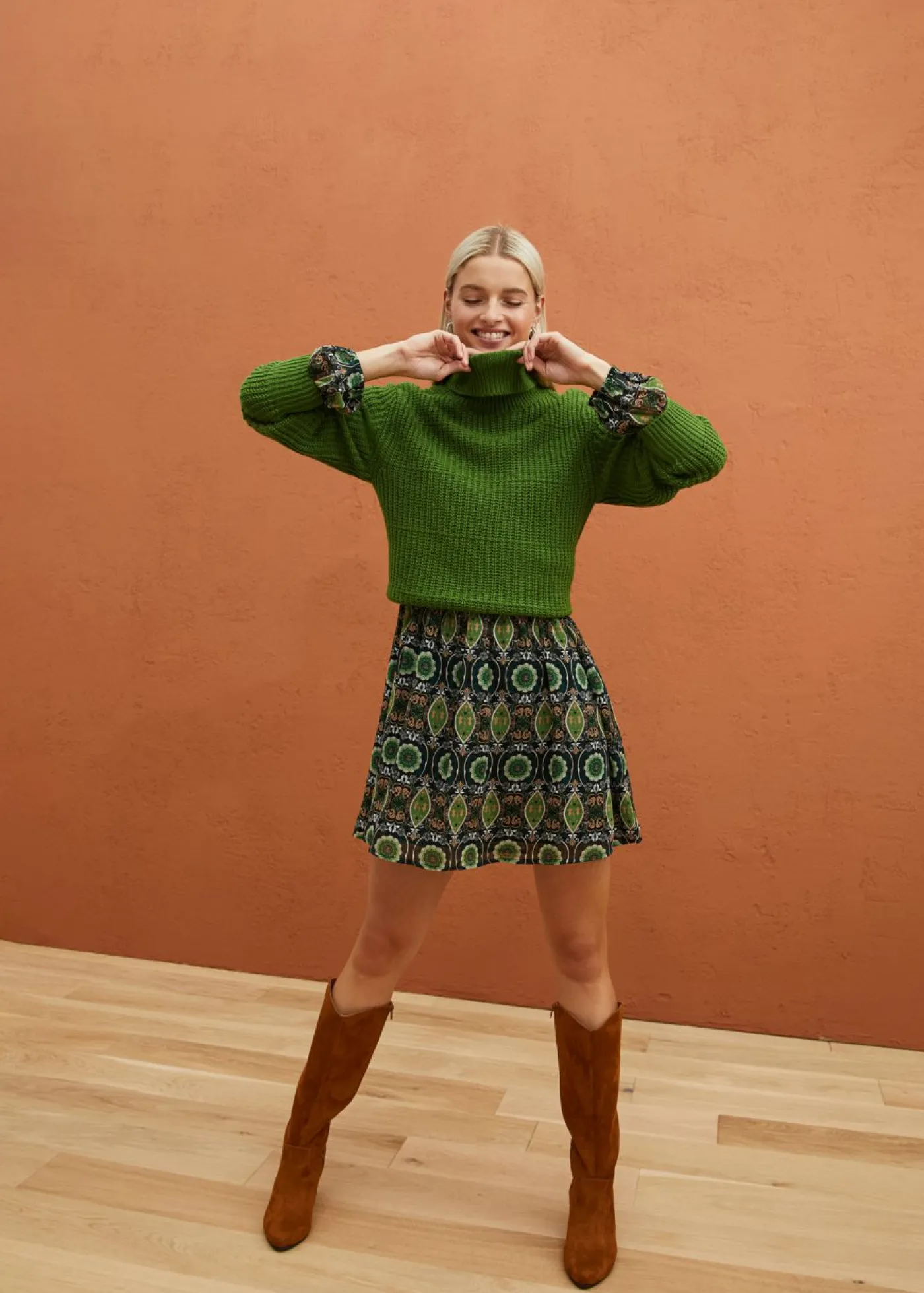 bonprix bonprix Jersey de punto con cuello vuelto verde cactus
