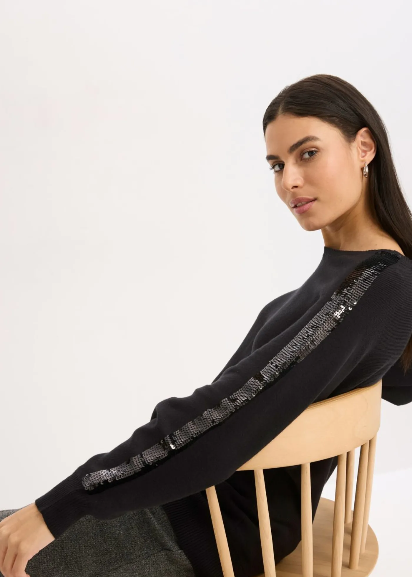 bonprix bonprix Jersey de punto fino con lentejuelas Negro Outlet