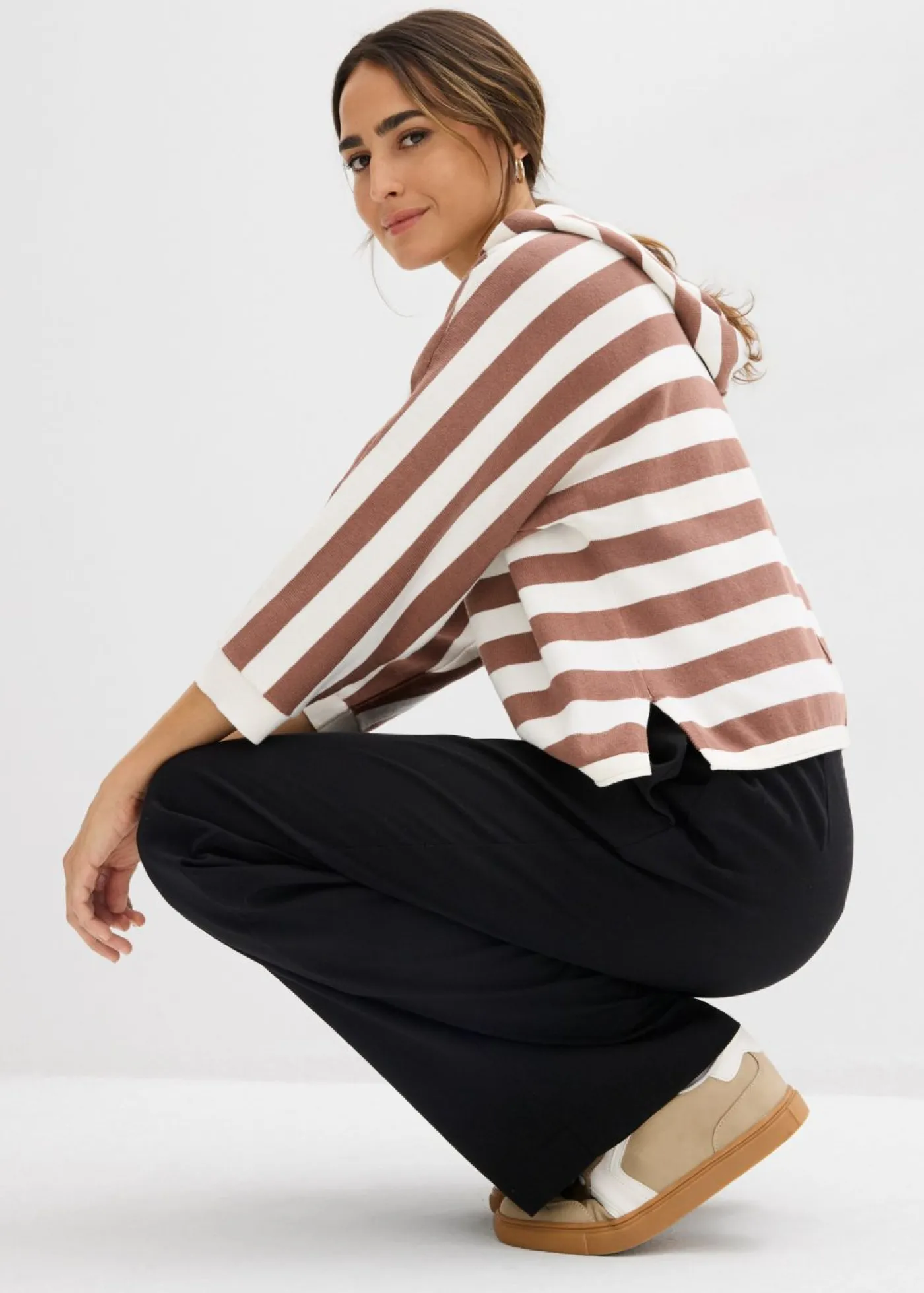 bonprix bonprix Jersey de punto fino oversize de mezcla de algodón blanco perla-marrón castaño con rayas Outlet