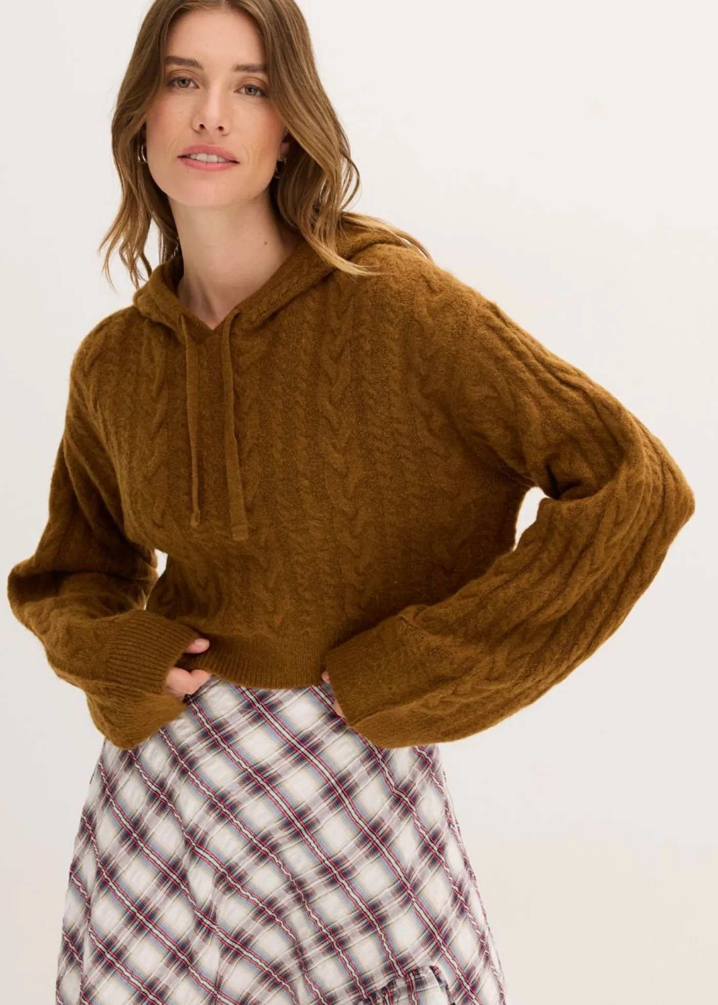 bonprix bonprix Jersey de punto grueso con capucha Marrón coñac Clearance
