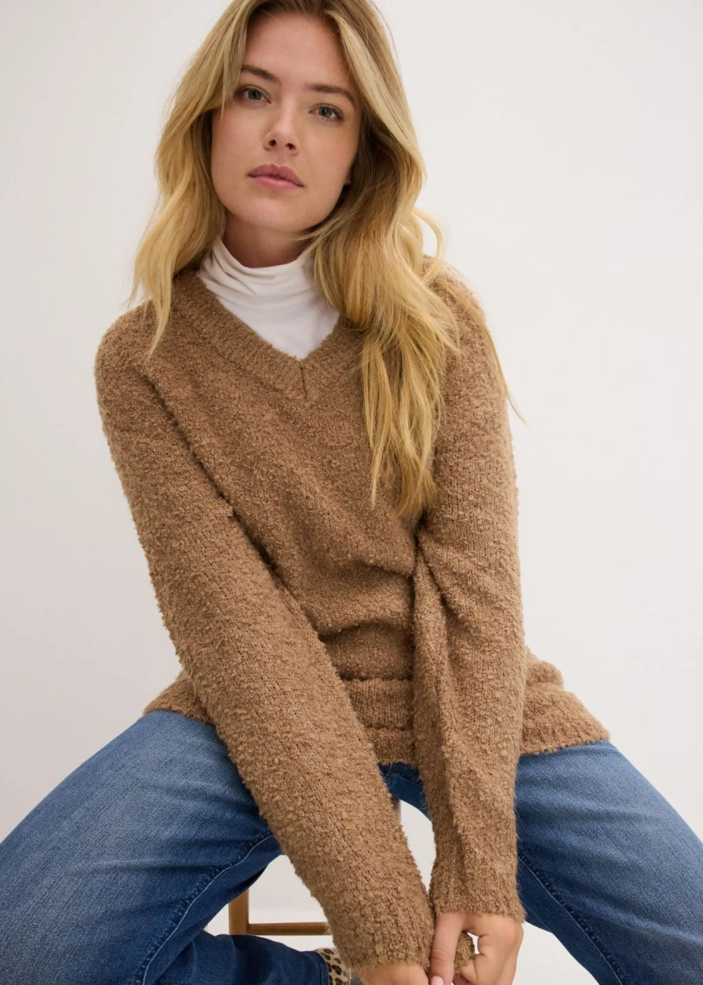 bonprix bonprix Jersey de punto grueso con escote en V Camel Sale