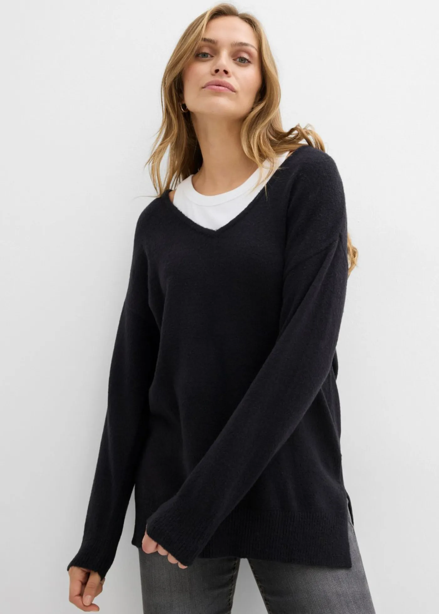 bonprix bonprix Jersey largo con corte holgado y aberturas laterales Negro