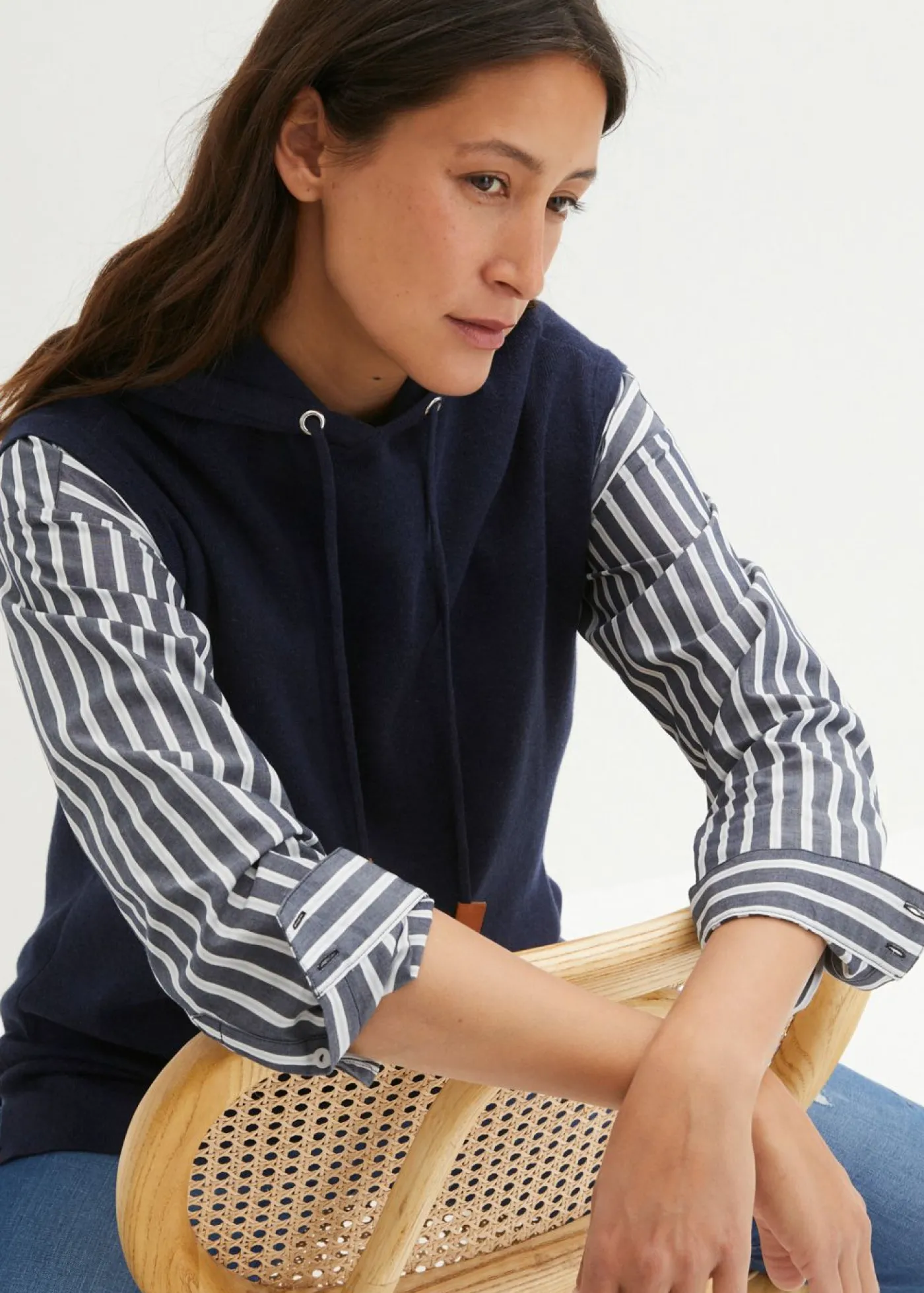 bonprix bonprix Jersey sin mangas con capucha Azul marino jaspeado Discount
