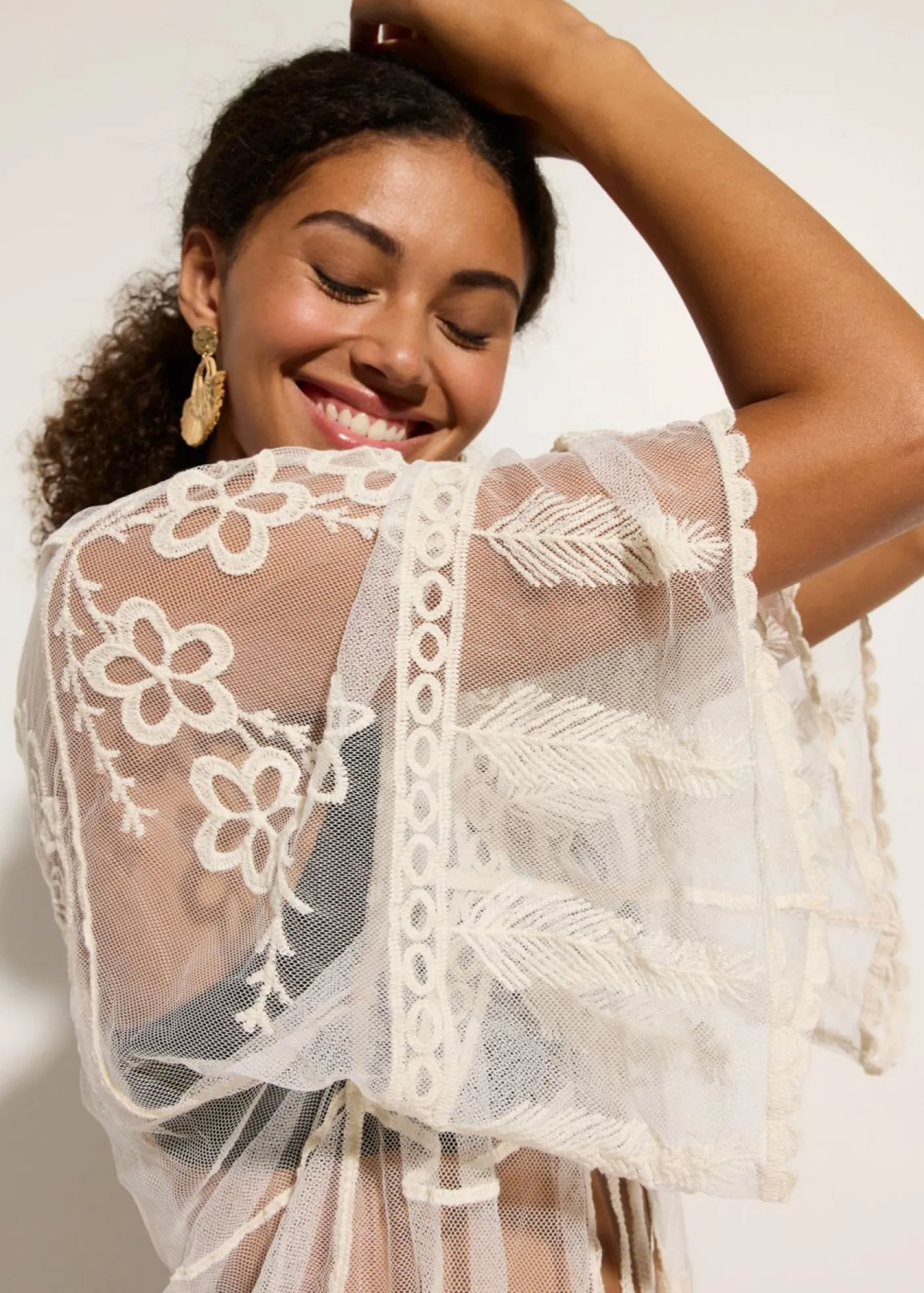 bonprix bonprix Kimono de playa transparente con encaje Beige Online