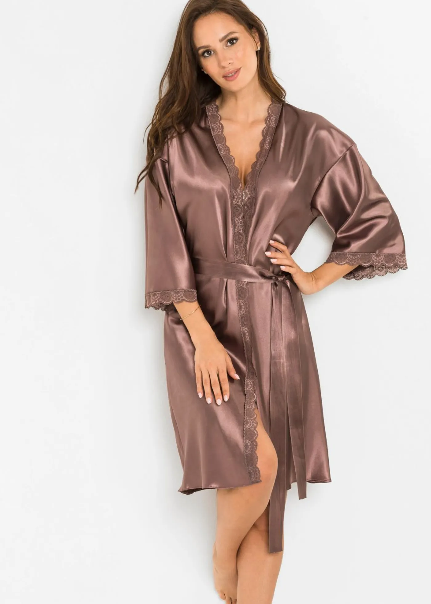 bonprix VENUS Kimono de satén Marrón grisáceo Online