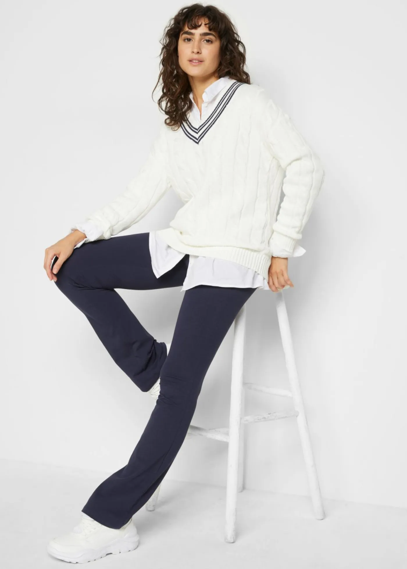bonprix bonprix Leggings acampanados Azul marino Hot