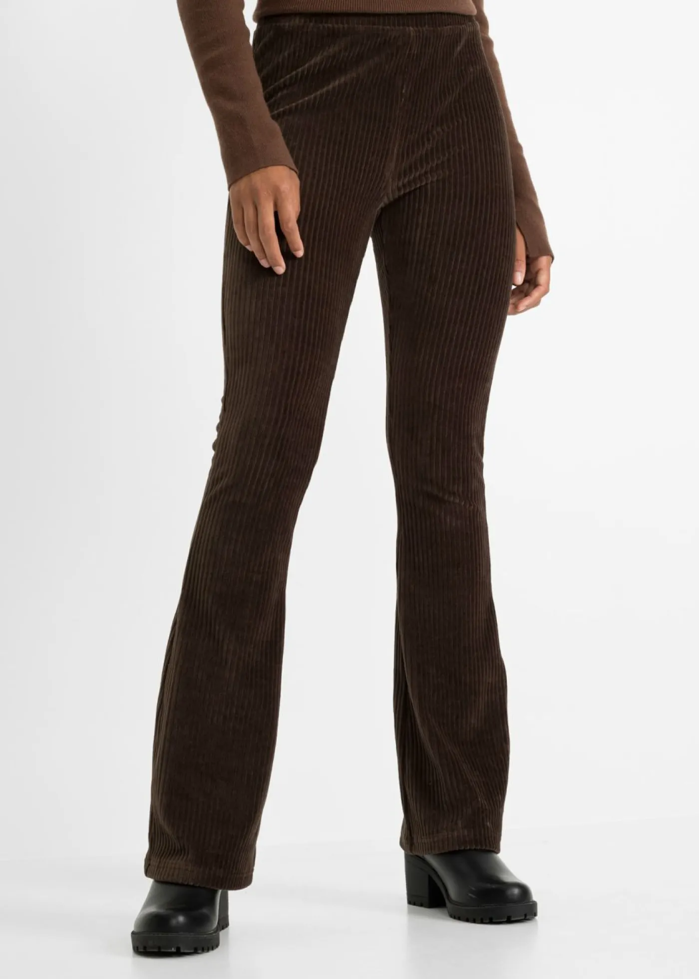 bonprix bonprix Leggings acampanados con aspecto de pana Marrón oscuro Hot