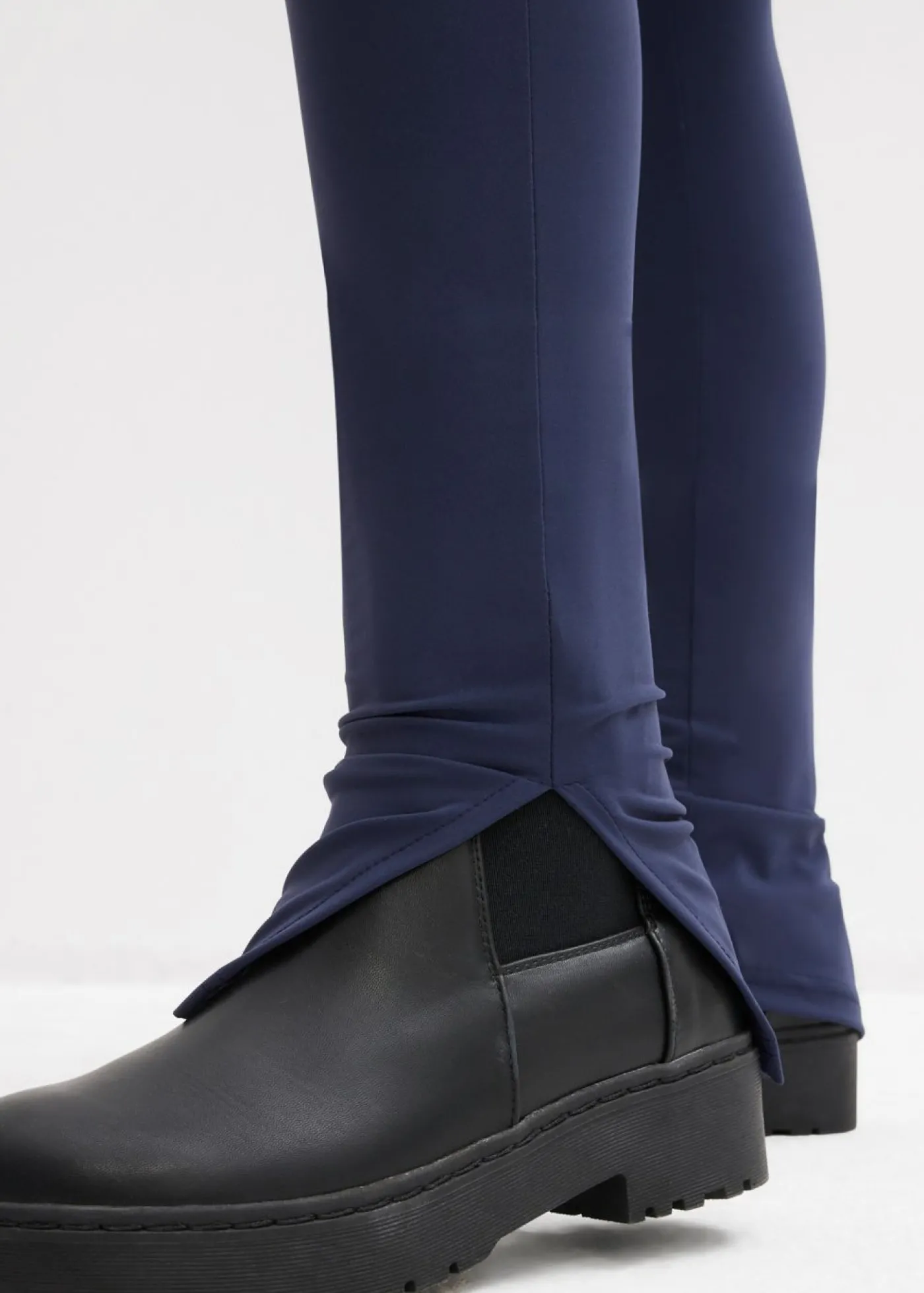 bonprix bonprix Leggings con costura rasgada Azul marino New