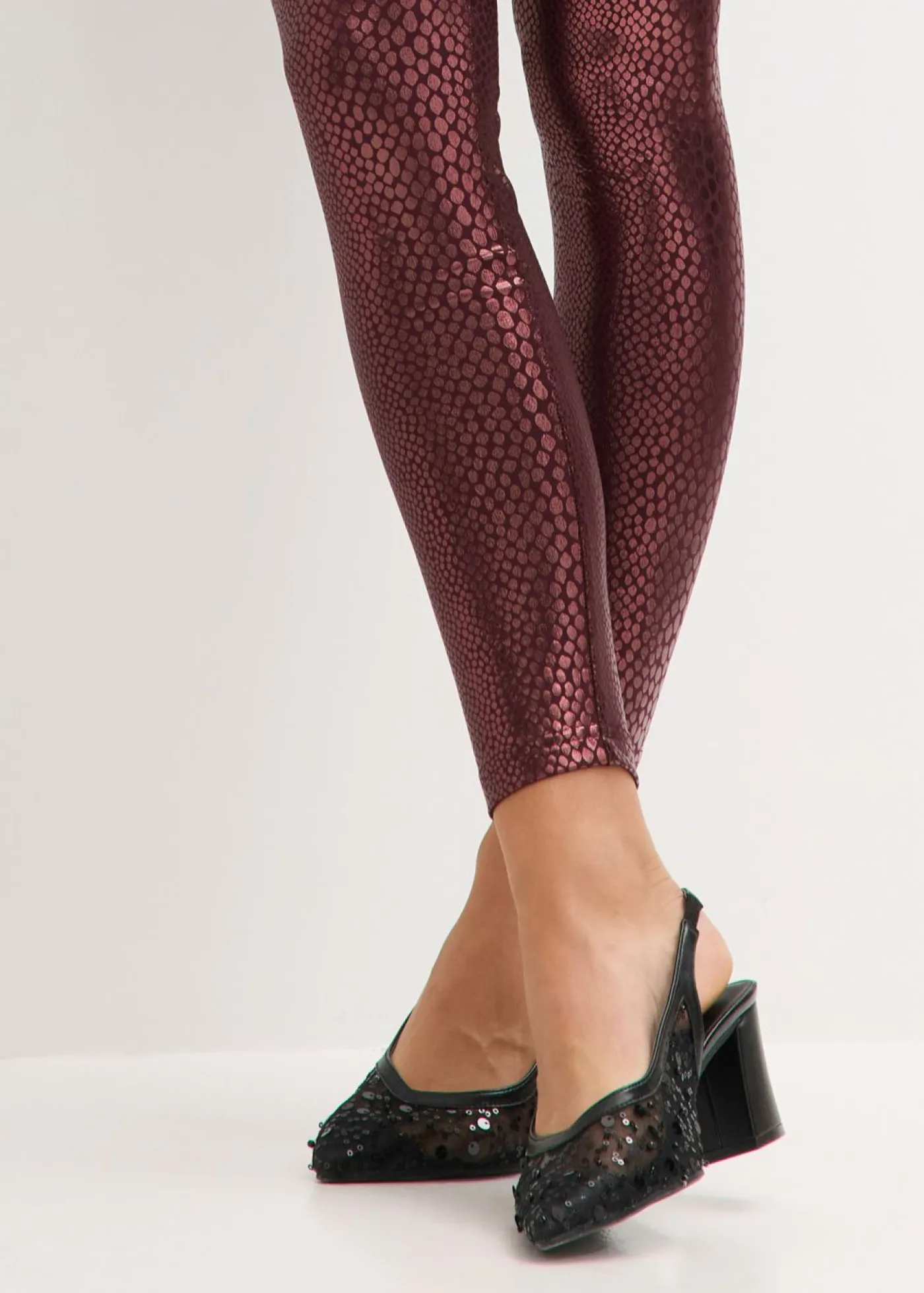 bonprix bonprix Leggings de piel sintética con alto brillo rojo burdeos Best