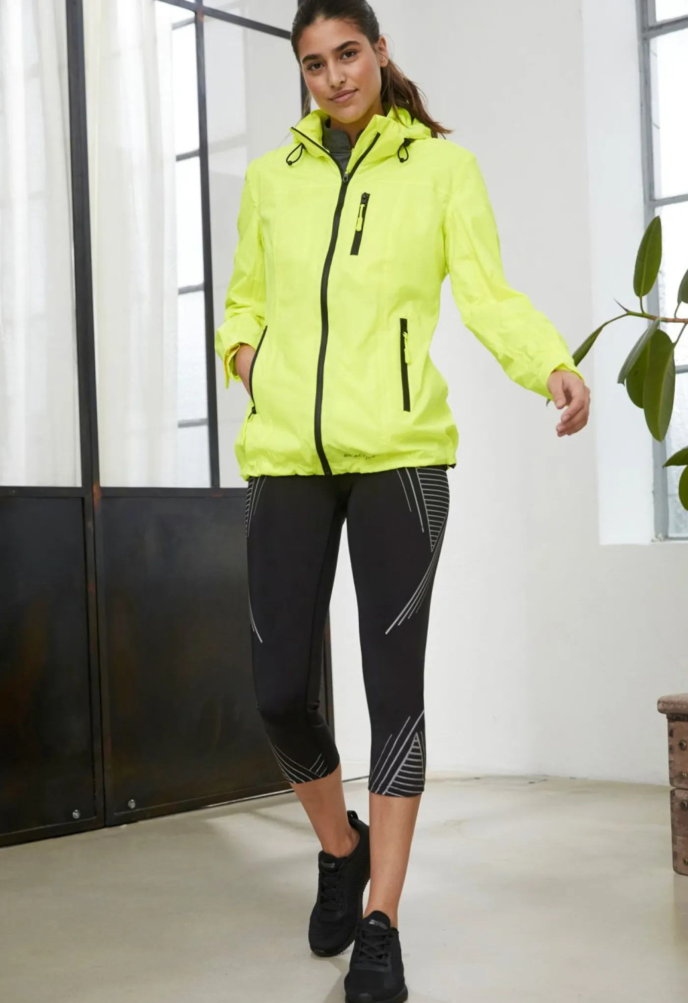 bonprix bonprix Leggings deportivos con bolsillos, largo 3/4 Negro Hot