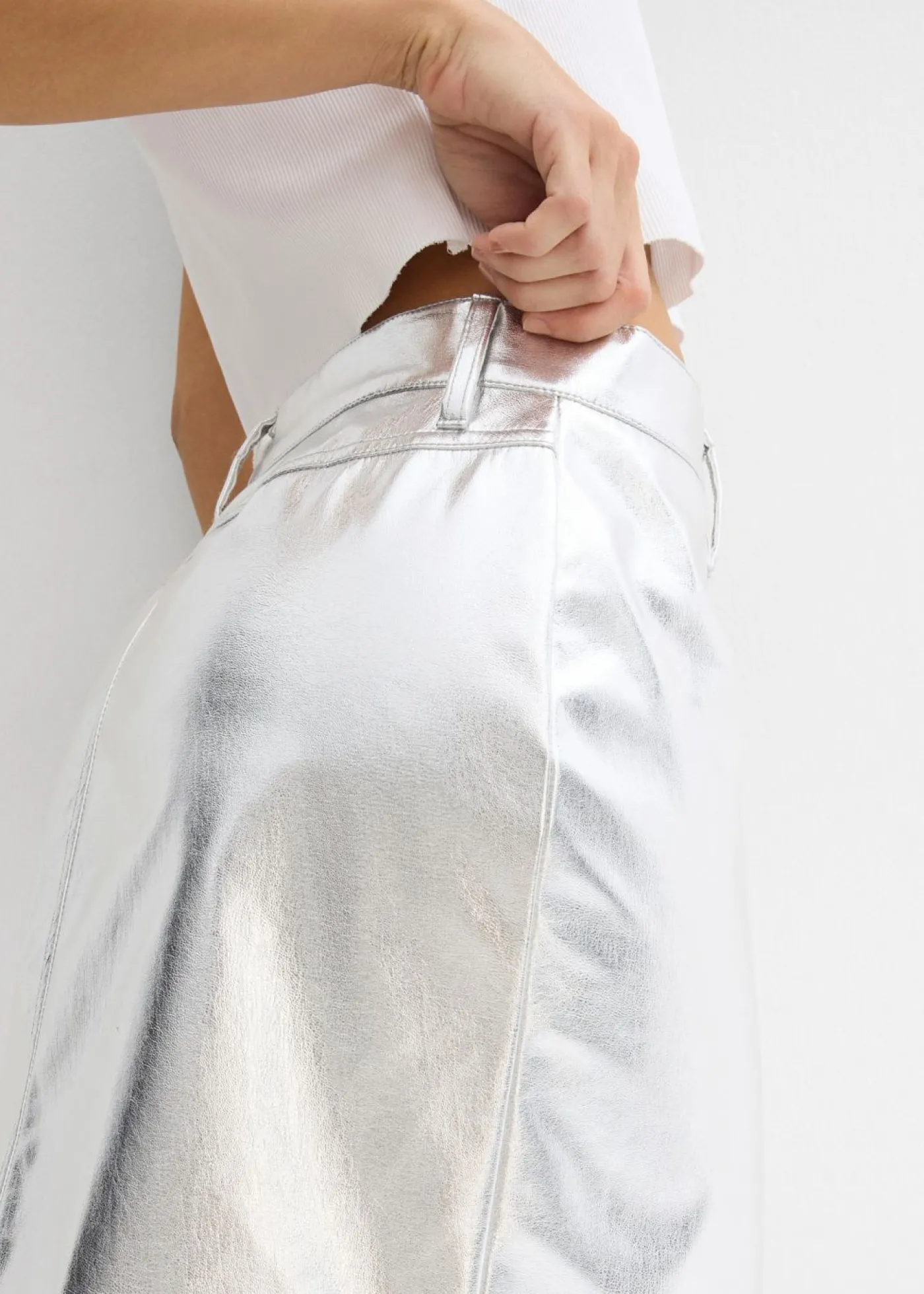 bonprix bonprix Minifalda con aspecto metalizado Plata metalizado Clearance