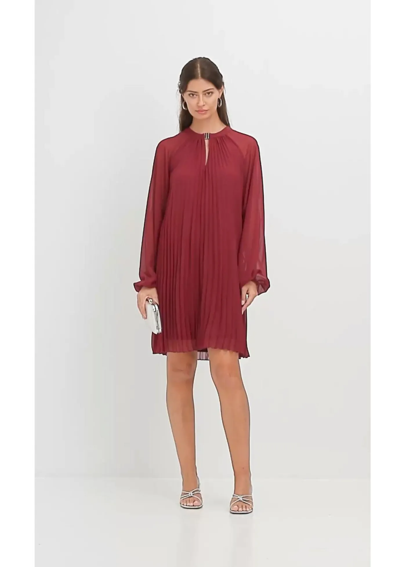 bonprix bonprix Minivestido de gasa fina con plisado Rojo rubí Clearance