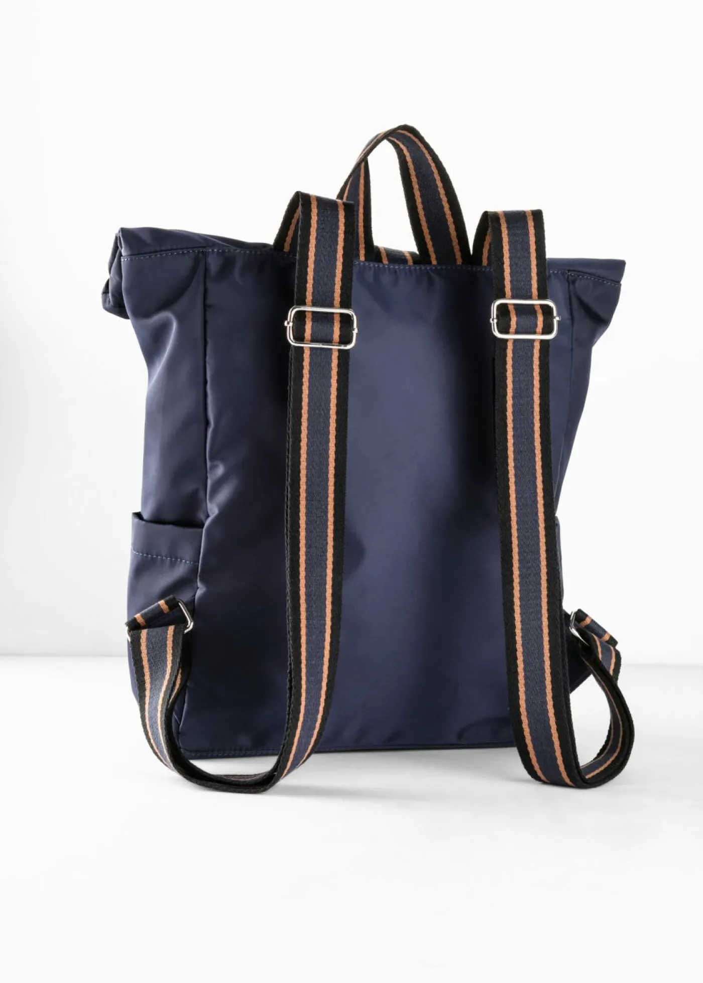 bonprix bonprix Mochila con detalles en contraste Azul marino Discount