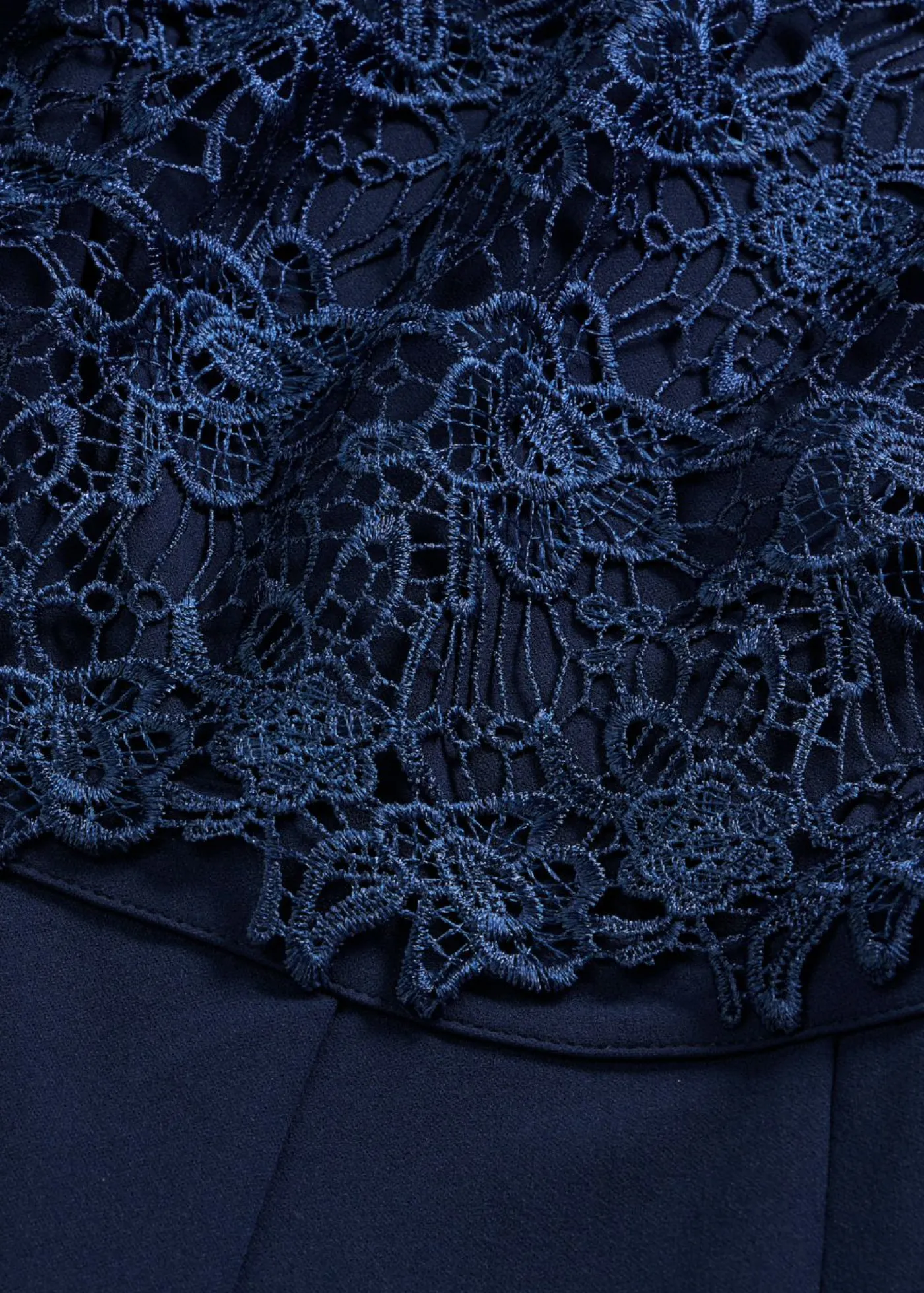 bonprix bonprix Mono de neopreno suave con encaje Azul marino Online