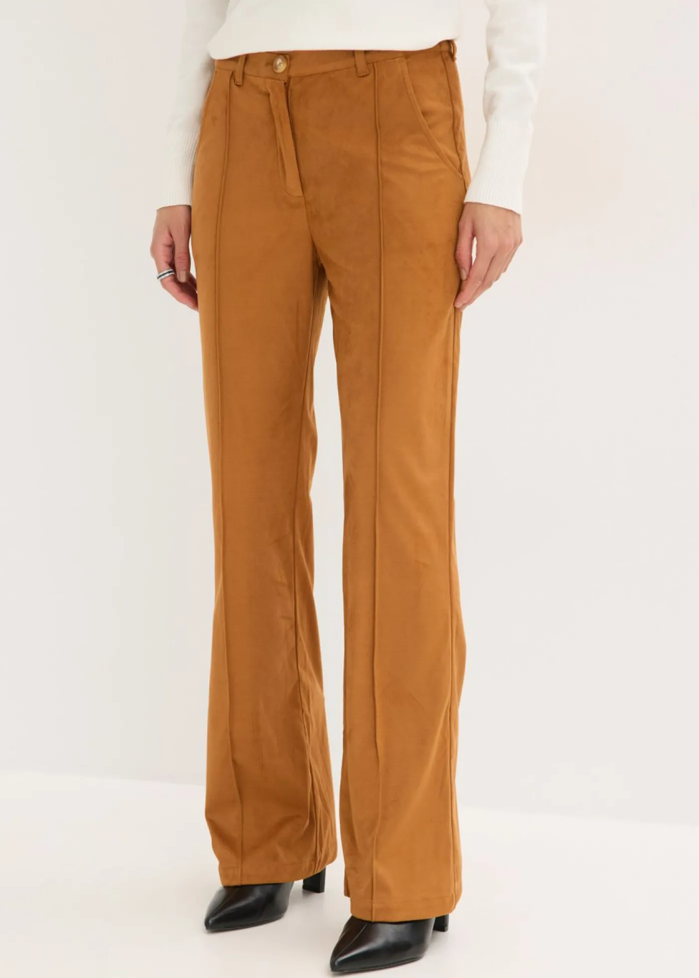 bonprix bonprix Pantalón acampanado de ante sintético Coñac-dorado Sale