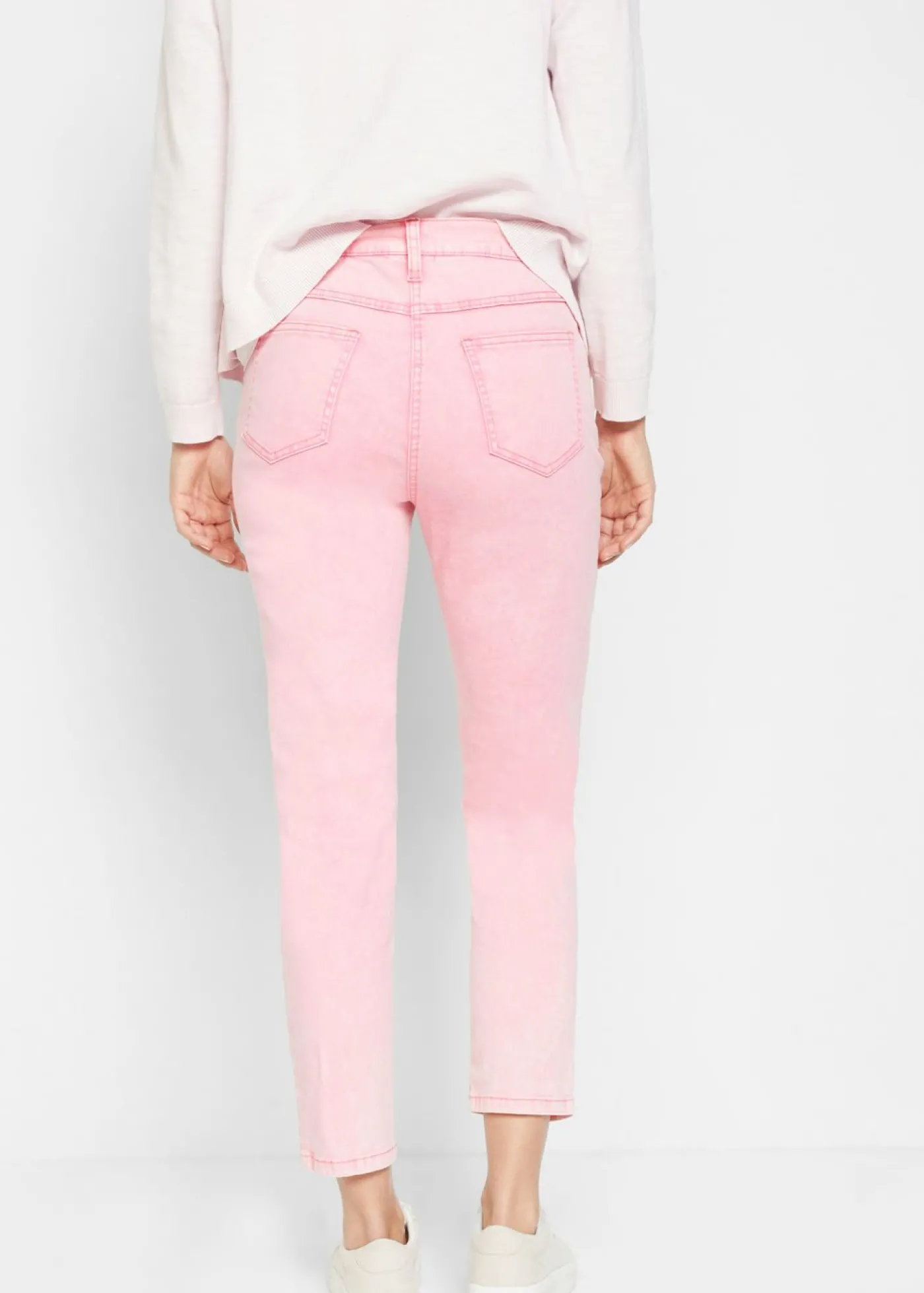 bonprix bonprix Pantalón acortado de sarga con aspecto desgastado Azul claro Hot