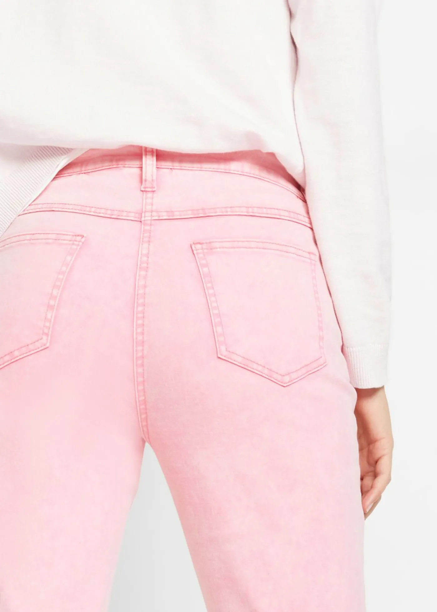 bonprix bonprix Pantalón acortado de sarga con aspecto desgastado Azul claro Hot