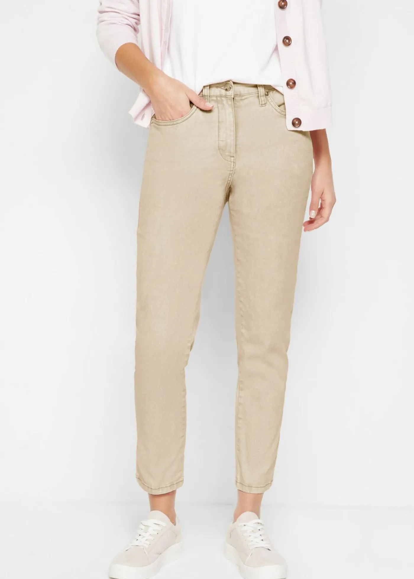 bonprix bonprix Pantalón acortado de sarga con aspecto desgastado Arena claro Hot