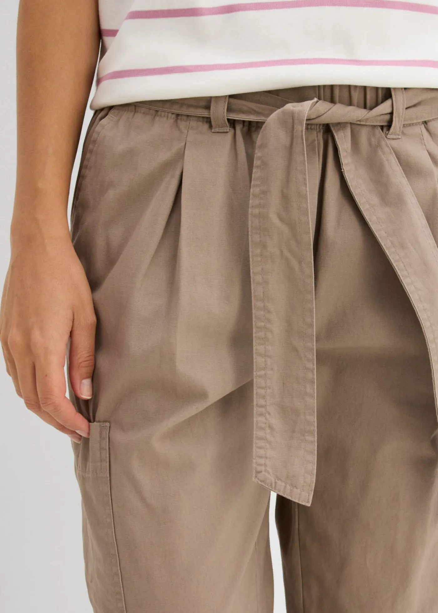 bonprix bonprix Pantalón acortado tipo cargo Marrón grisáceo