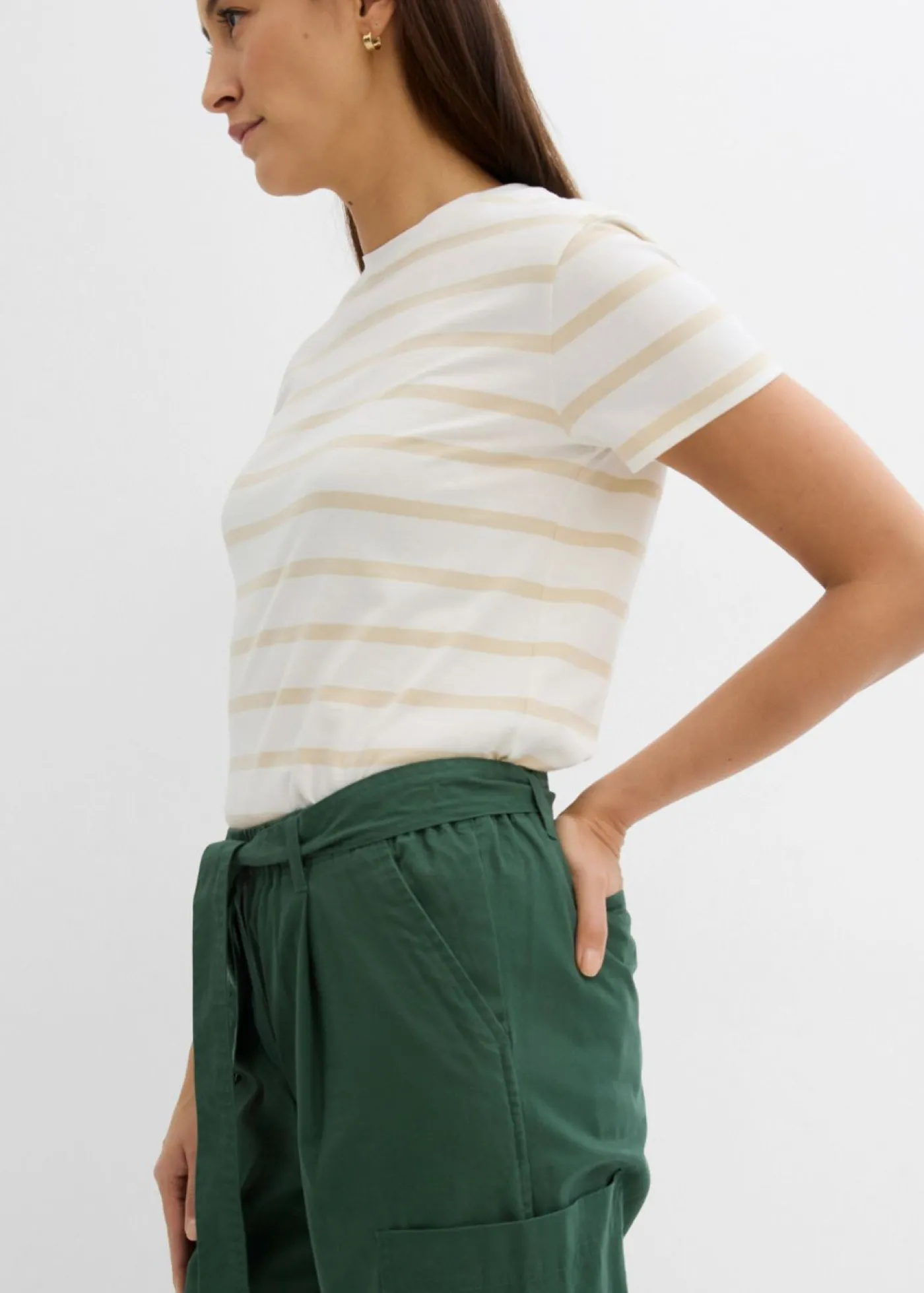 bonprix bonprix Pantalón acortado tipo cargo verde sombra Online