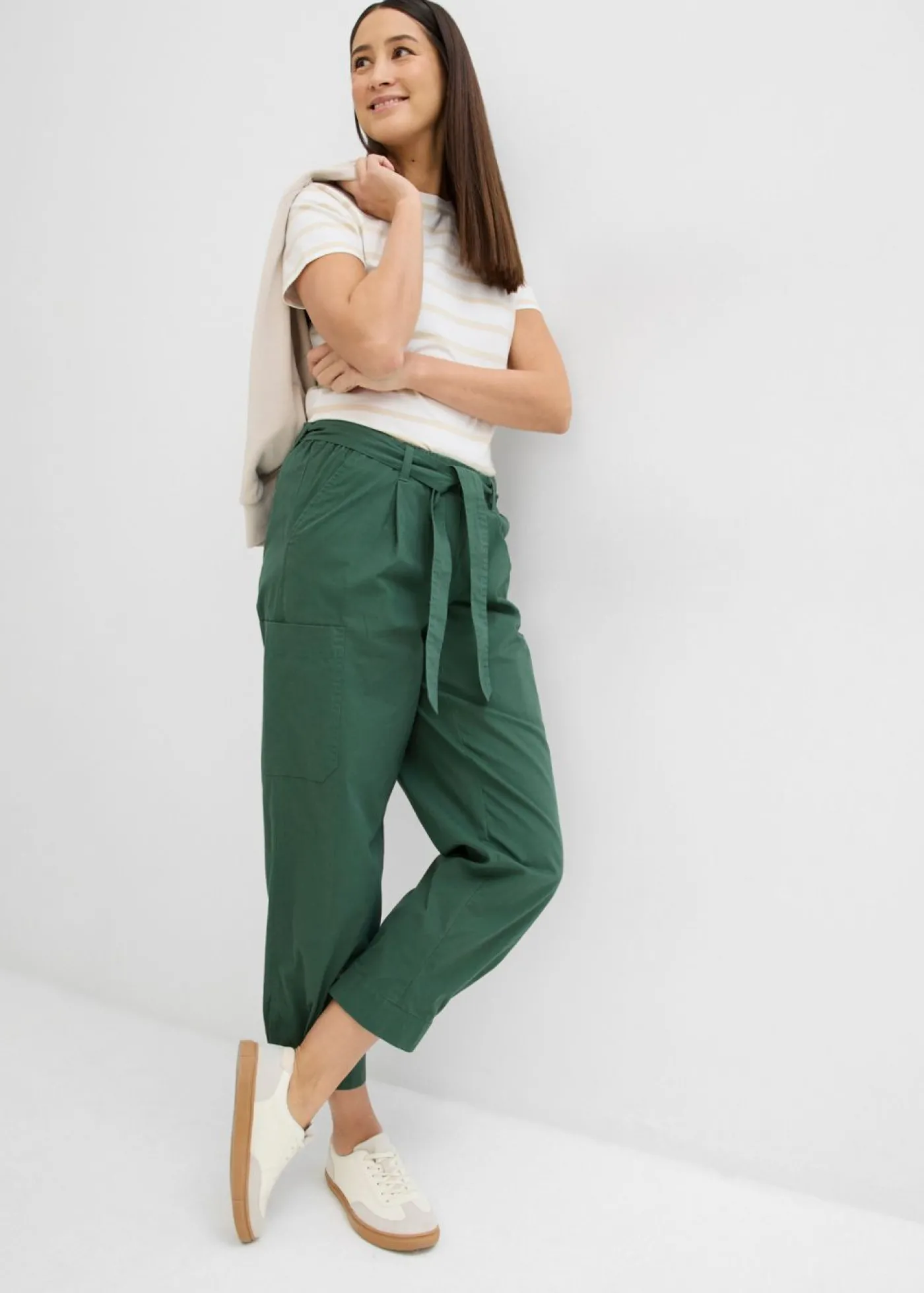 bonprix bonprix Pantalón acortado tipo cargo verde sombra Online