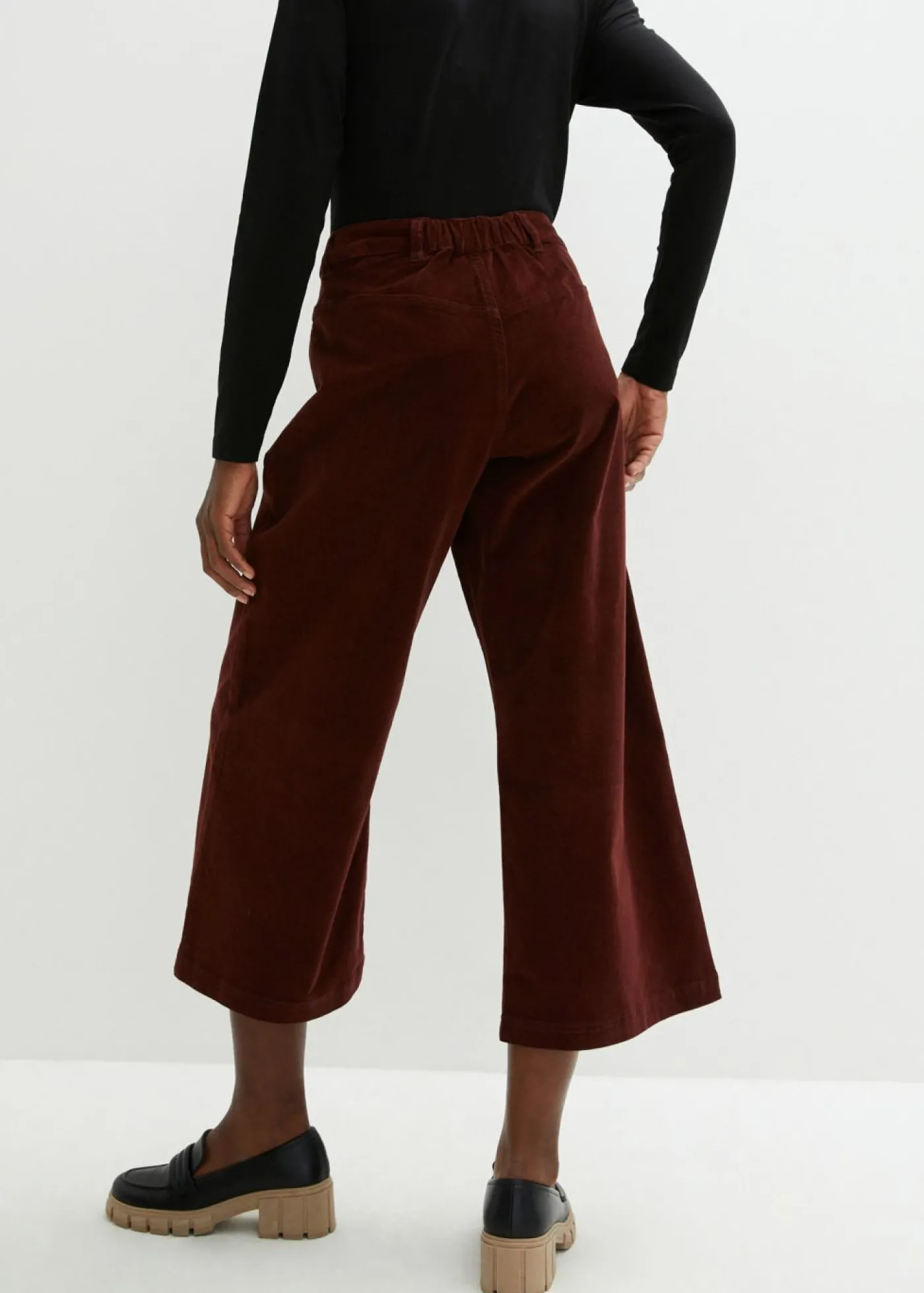 bonprix bonprix Pantalón ancho de pana elástica con cintura cómoda high waist, largo 7/8 Marrón café Sale