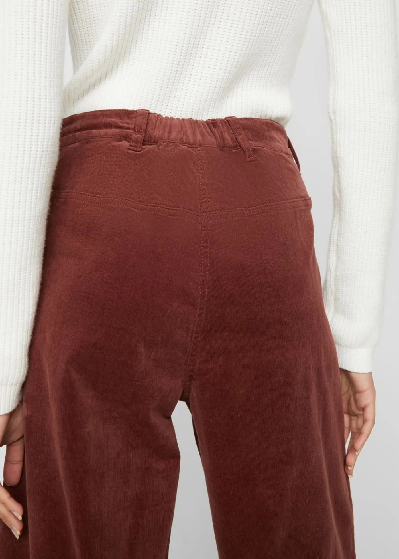 bonprix bonprix Pantalón ancho de pana elástica con cintura cómoda high waist, largo 7/8 Marrón café Sale