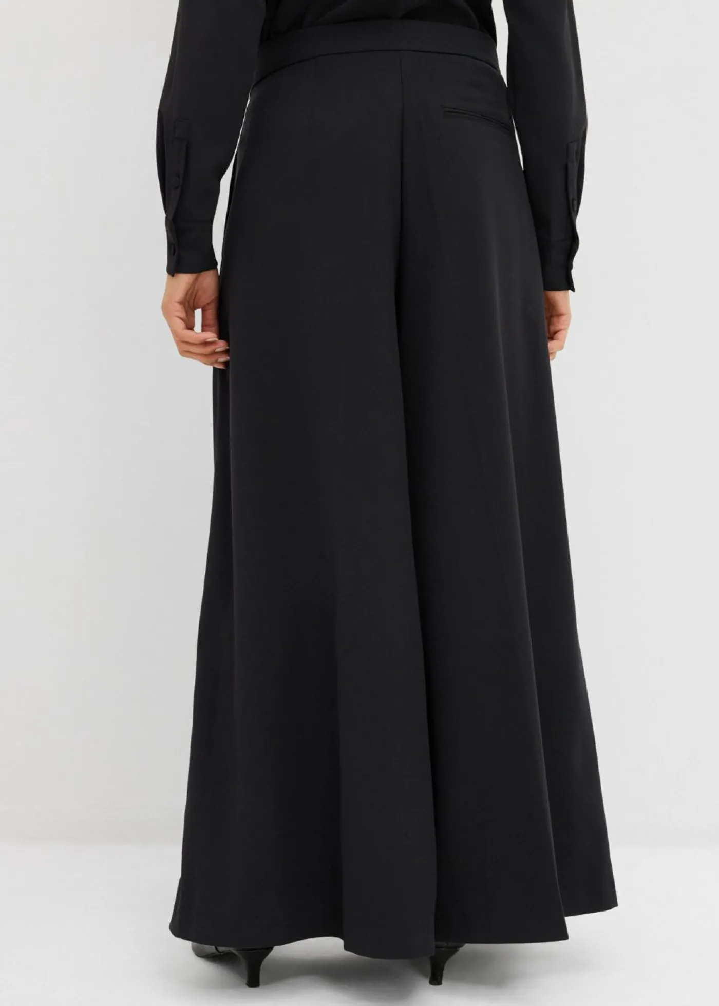 bonprix bonprix Pantalón ancho y fluido con cinturilla cómoda Negro Discount