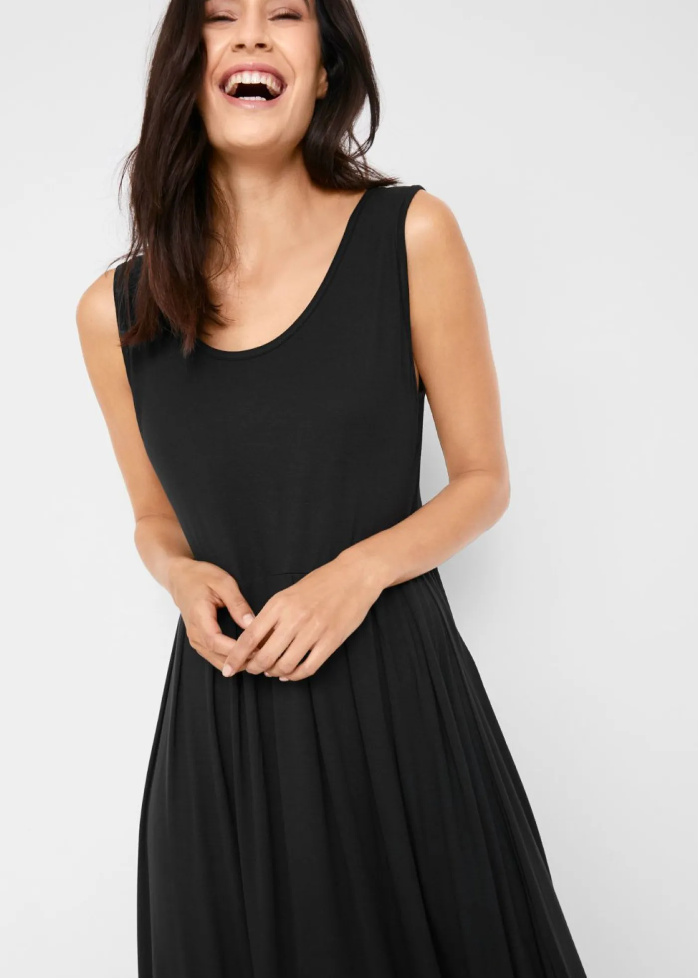 bonprix bonprix Pantalón bombacho tipo mono de punto de mezcla de viscosa Negro
