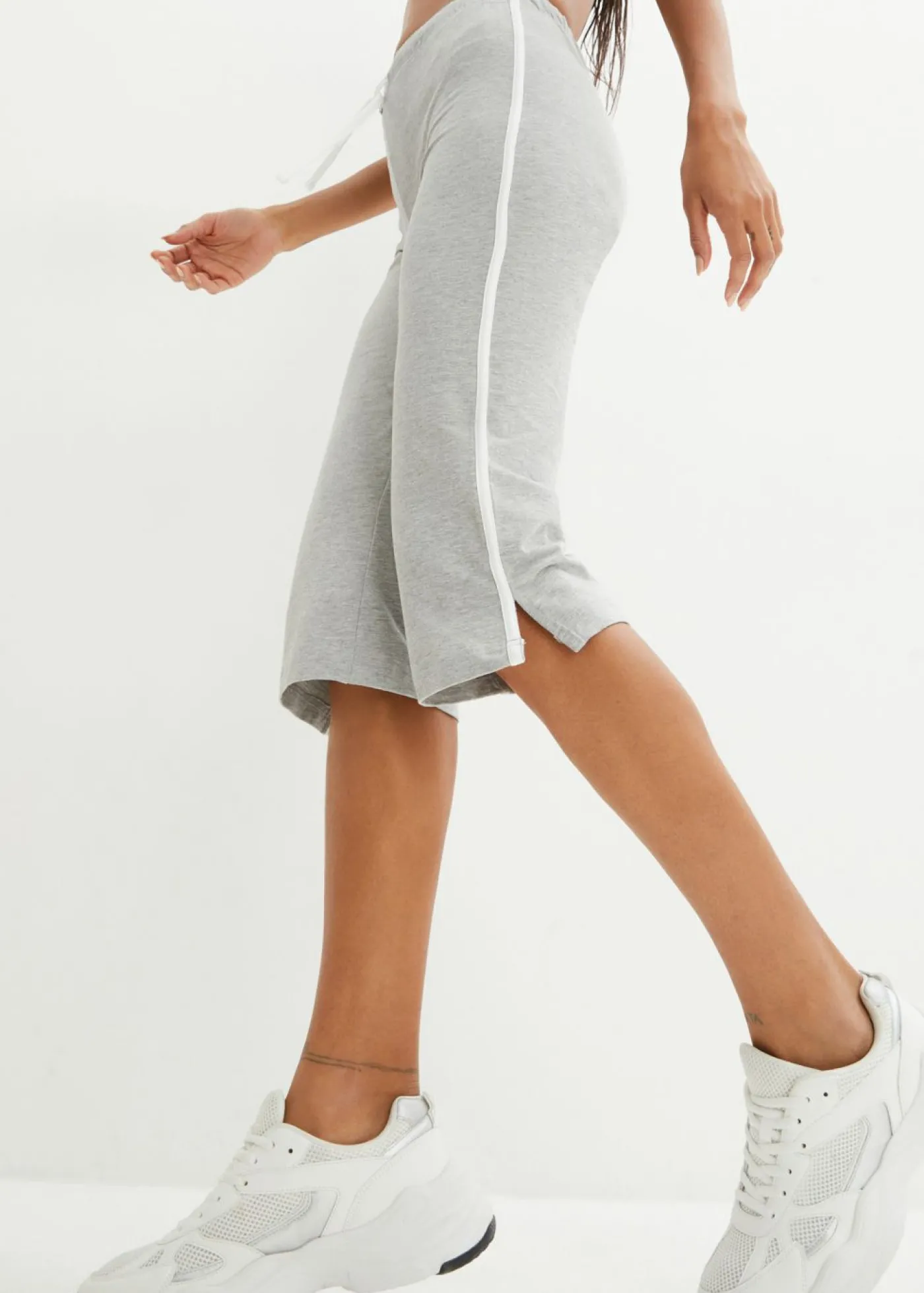 bonprix bonprix Pantalón capri de algodón con elástico (2 unidades) negro-gris claro jaspeado-blanco con rayas Hot