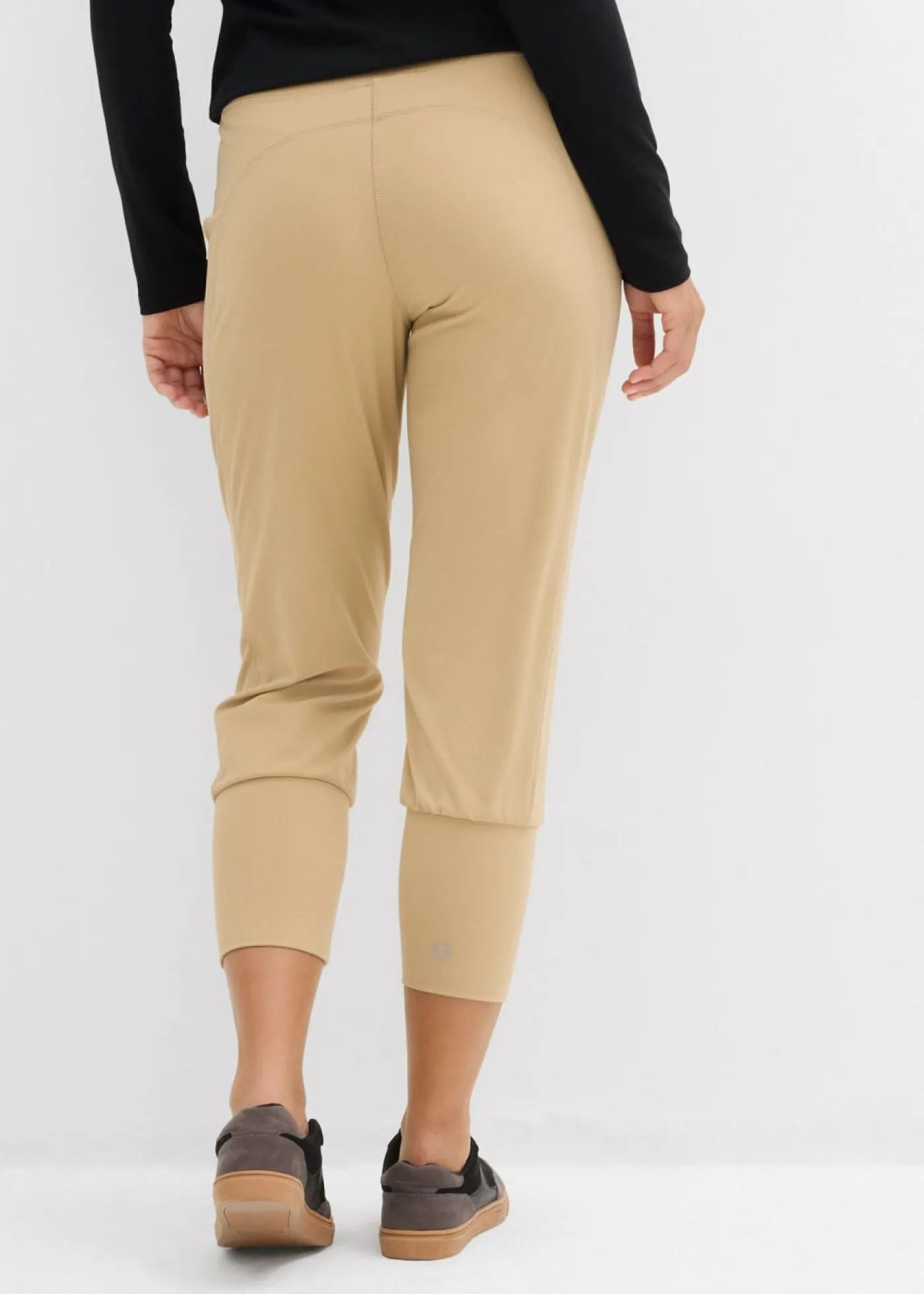 bonprix bonprix Pantalón capri de material suave Caqui claro