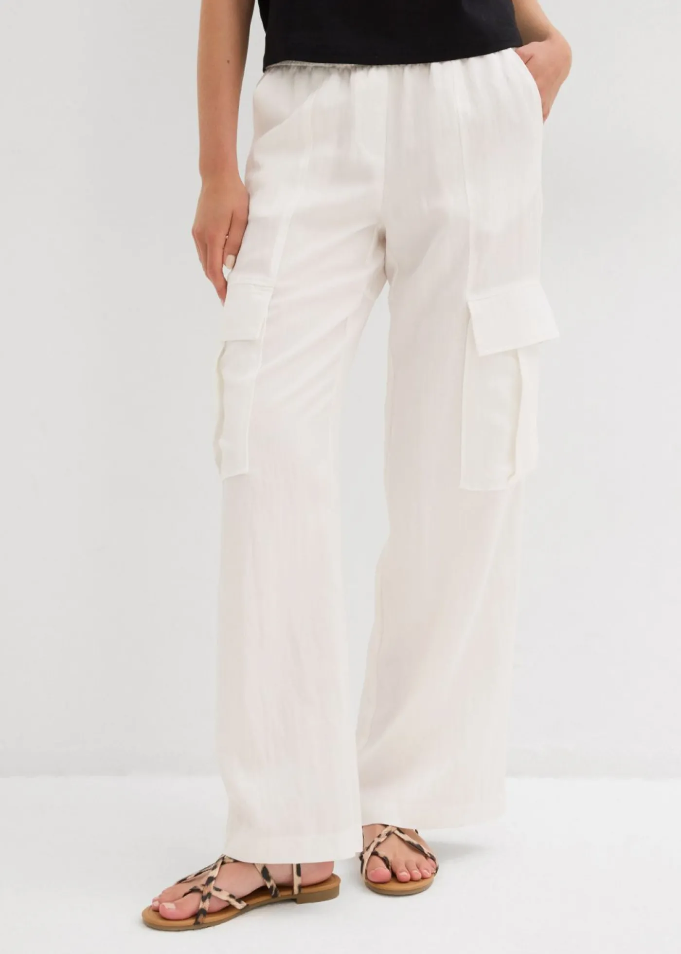 bonprix bonprix Pantalón cargo de mezcla de lyocell fluido Blanco lana New