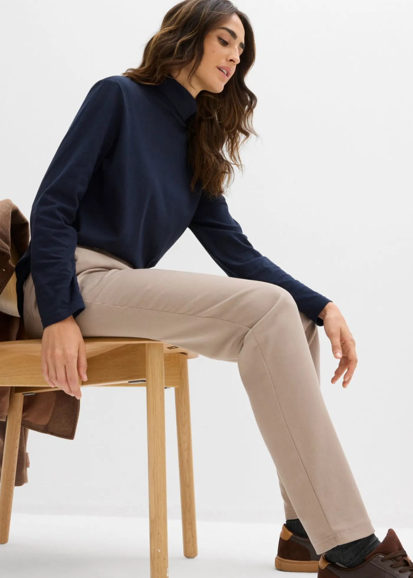 bonprix bonprix Pantalón chino de mezcla de viscosa Marrón grisáceo