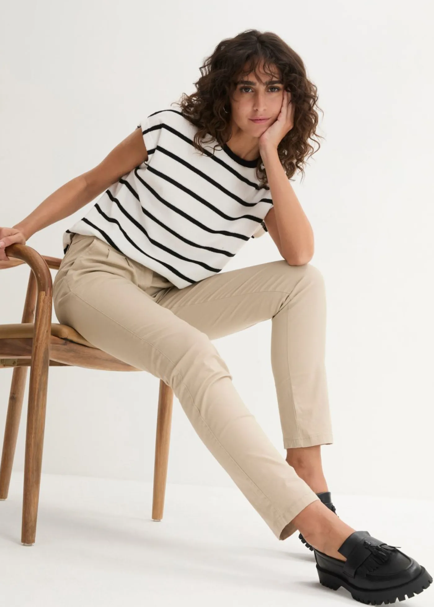 bonprix bonprix Pantalón chino elástico Arena Best