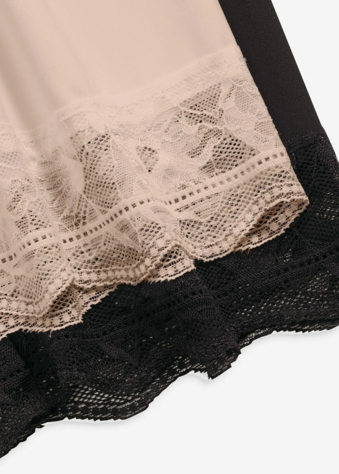 bonprix bonprix Pantalón ciclista antirrozaduras de material transpirable (2 unidades) Negro + beige tiza Online