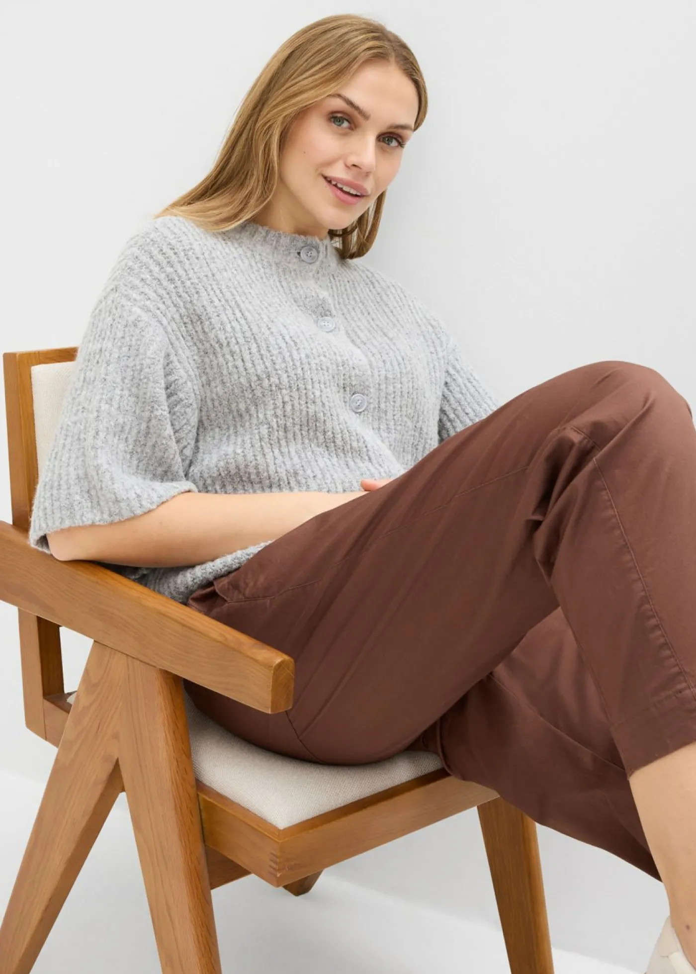 bonprix bonprix Pantalón con corte barrel y cintura cómoda marrón Online