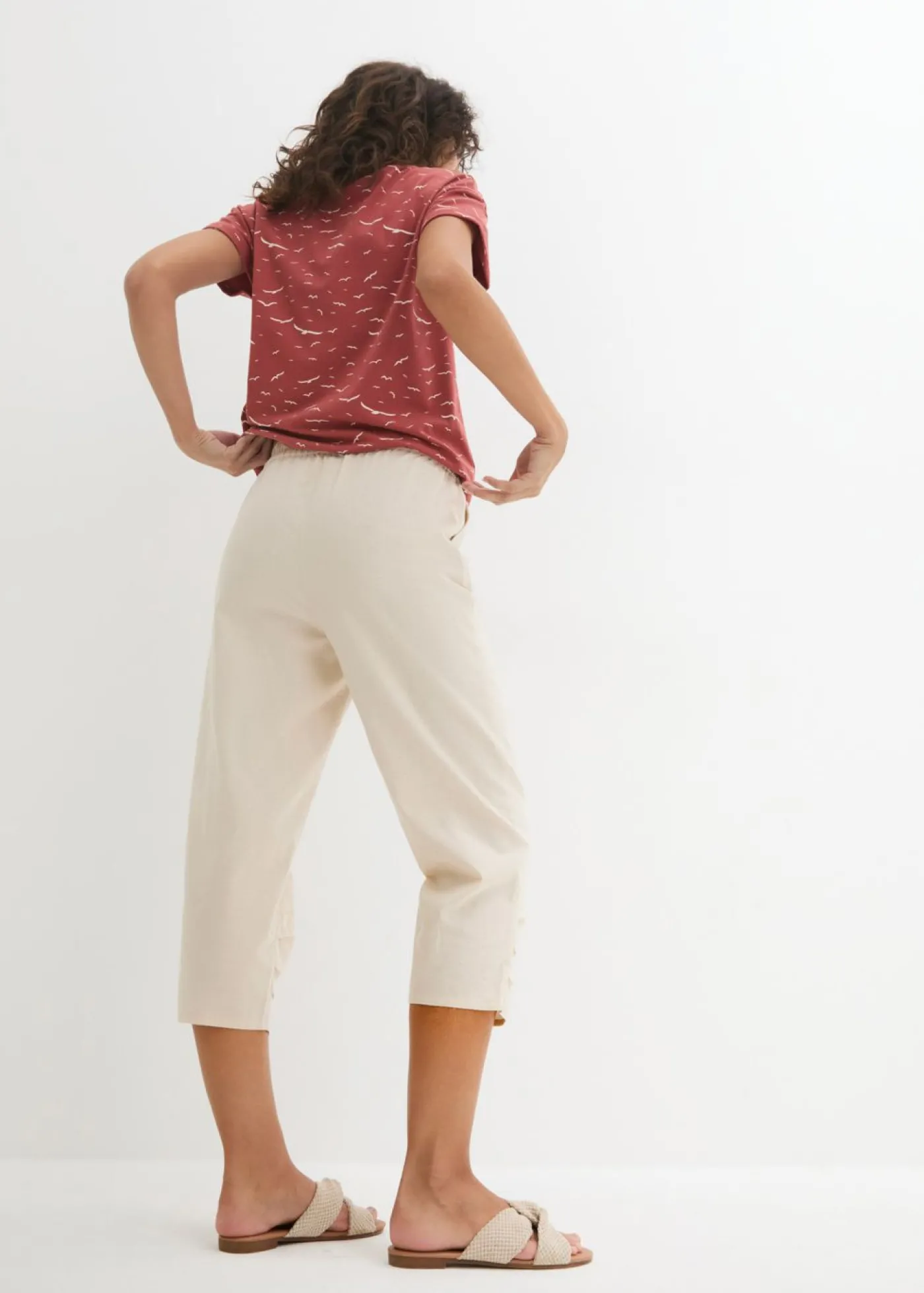 bonprix bonprix Pantalón con corte zanahoria de mezcla de lino y algodón gris guijarro New
