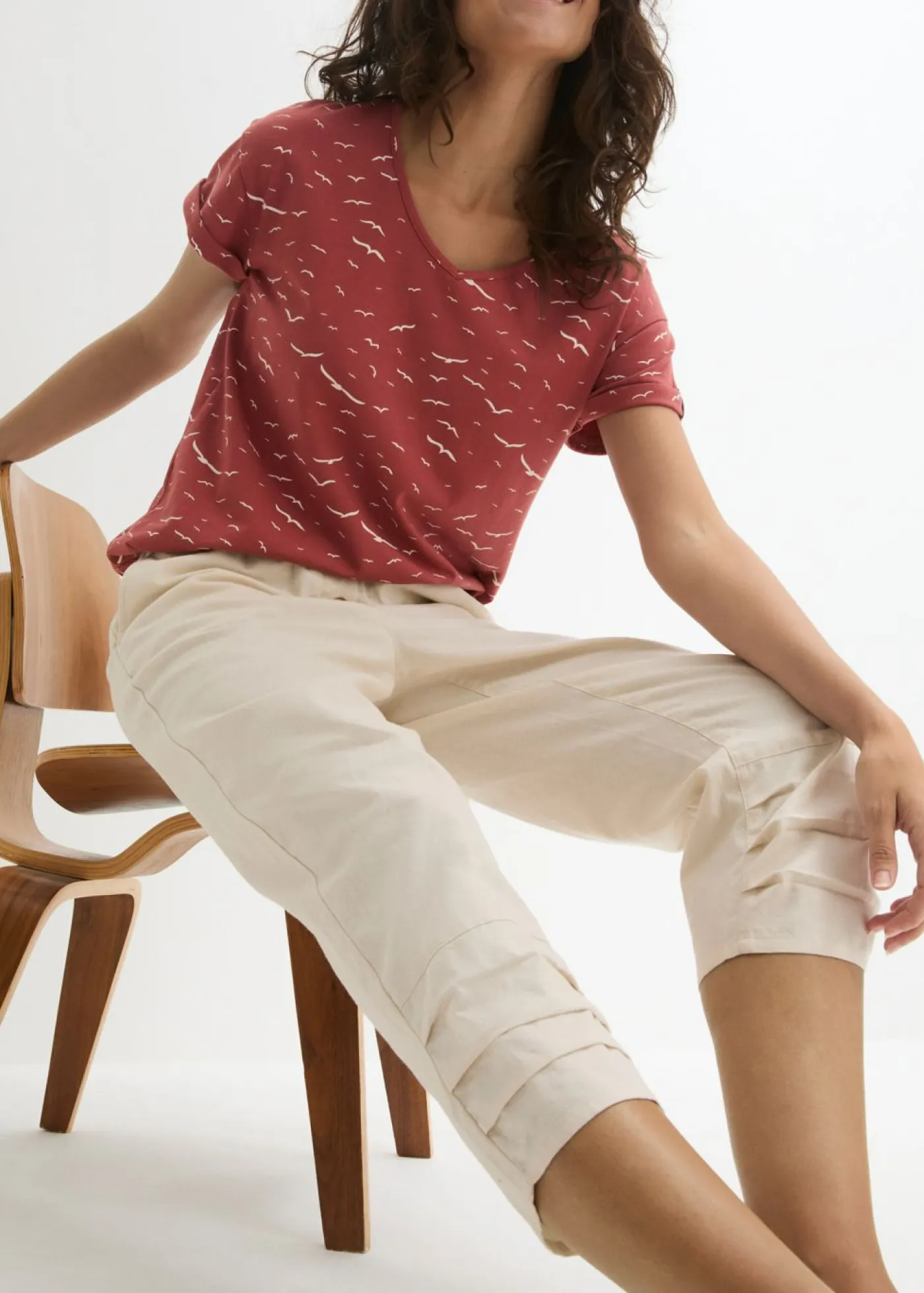 bonprix bonprix Pantalón con corte zanahoria de mezcla de lino y algodón gris guijarro New