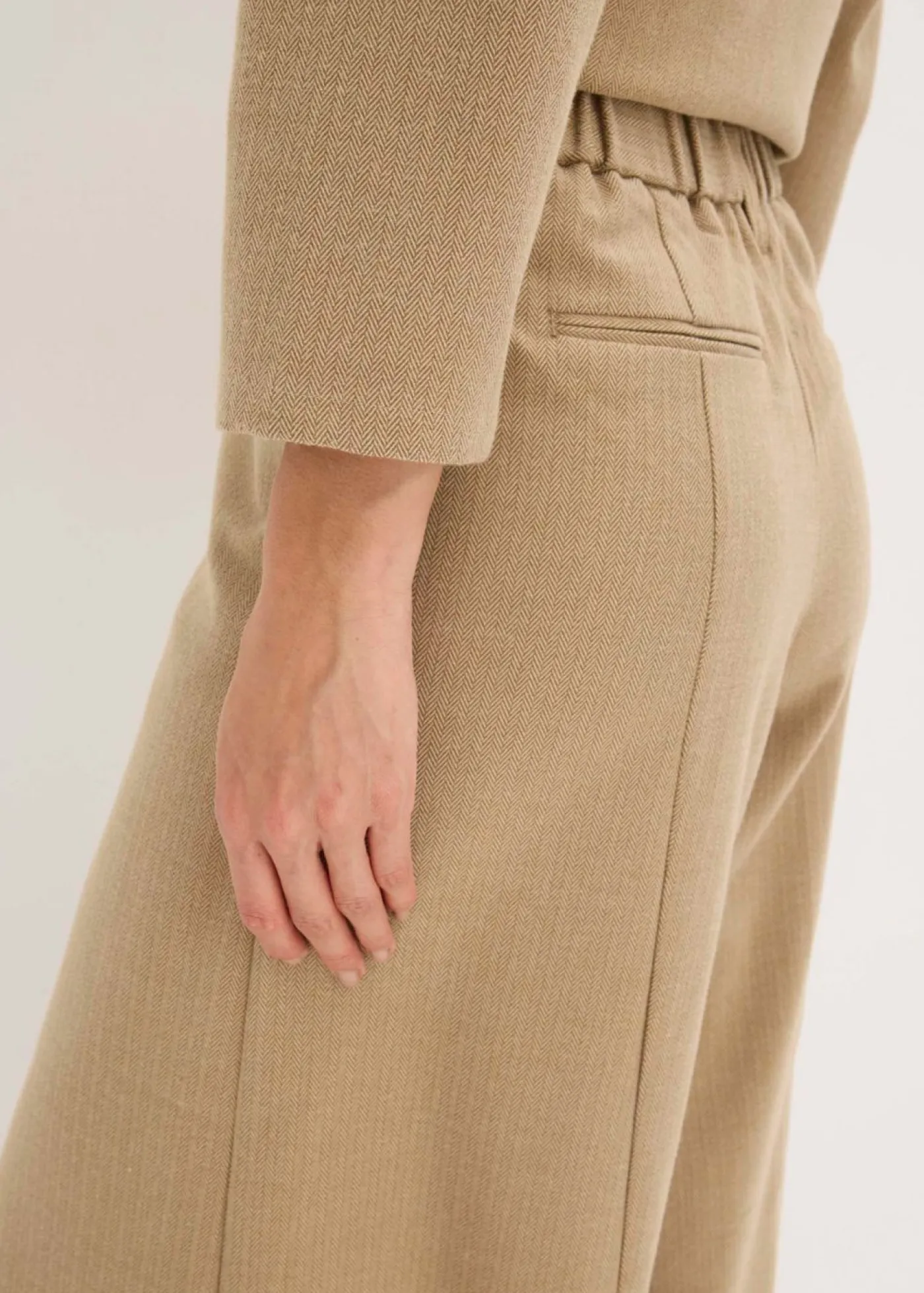 bonprix bonprix Pantalón con espiga en aspecto de lana marrón nuez jaspeado New