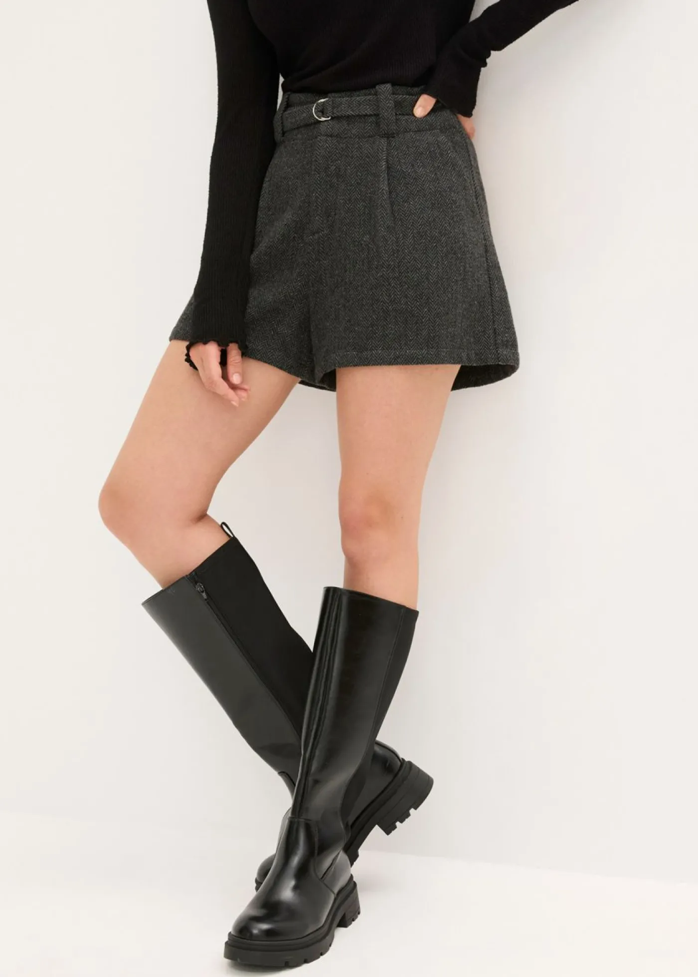 bonprix bonprix Pantalón corto Antracita jaspeado Hot