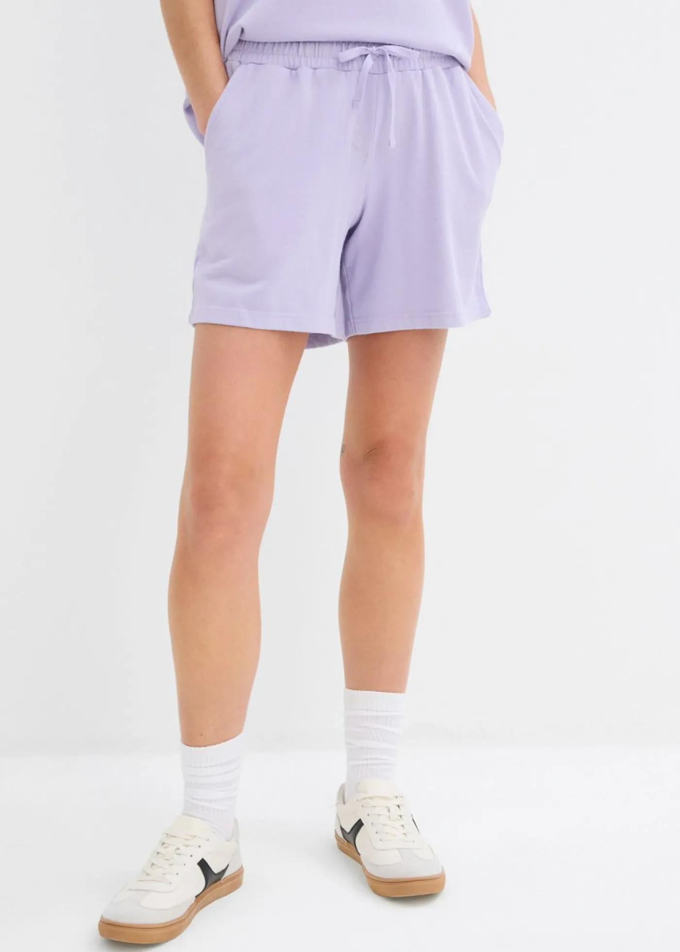 bonprix bonprix Pantalón corto de chándal de algodón puro Violeta claro