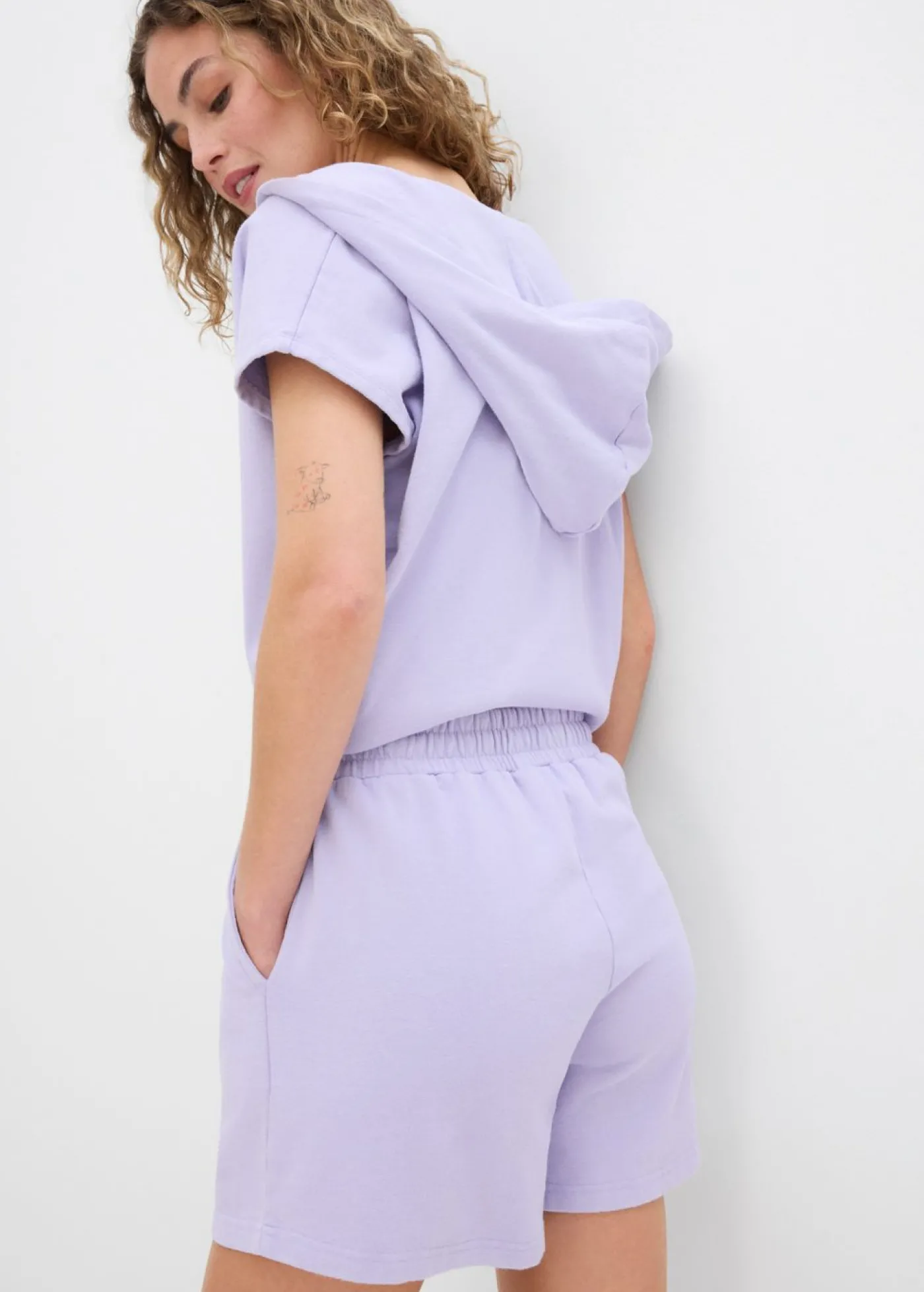 bonprix bonprix Pantalón corto de chándal de algodón puro Violeta claro