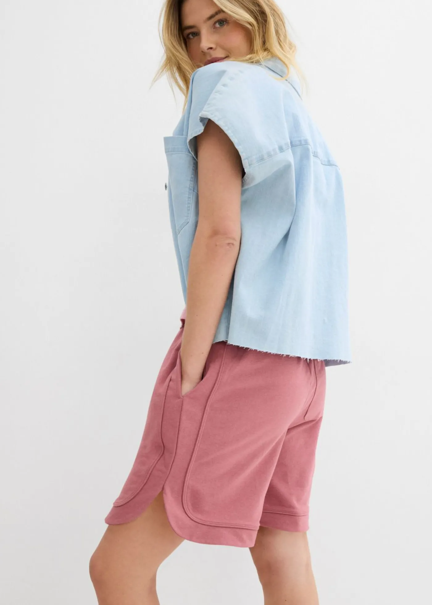 bonprix bonprix Pantalón corto de chándal de mezcla de algodón con corte ancho baya suave jaspeado Outlet
