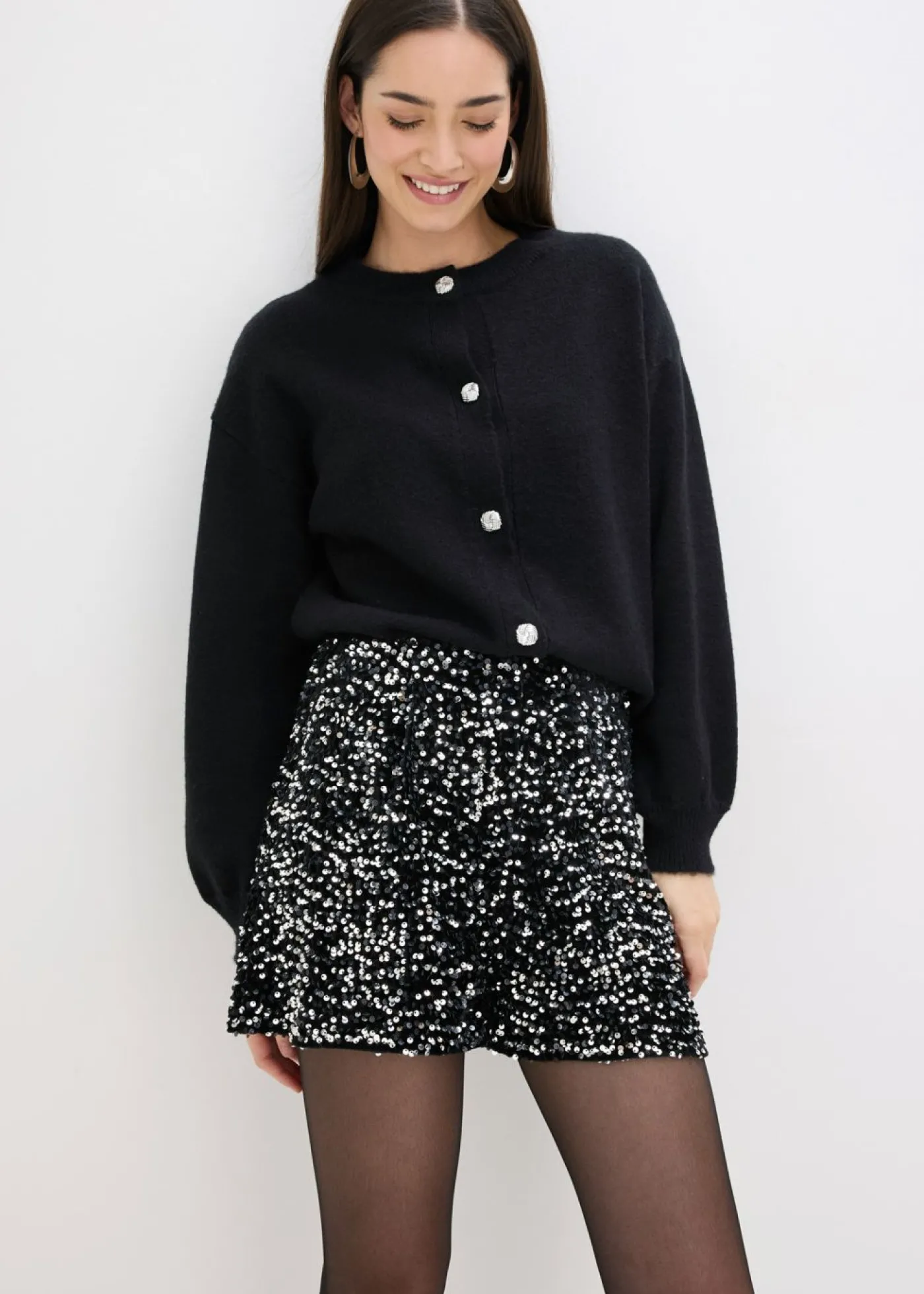 bonprix bonprix Pantalón corto de lentejuelas Negro-plata Sale