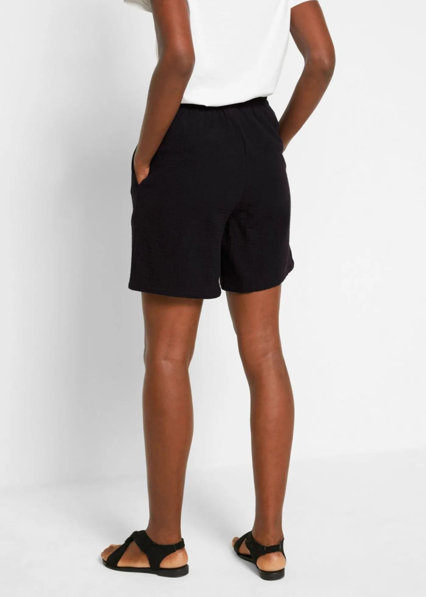 bonprix bonprix Pantalón corto de muselina Negro Hot